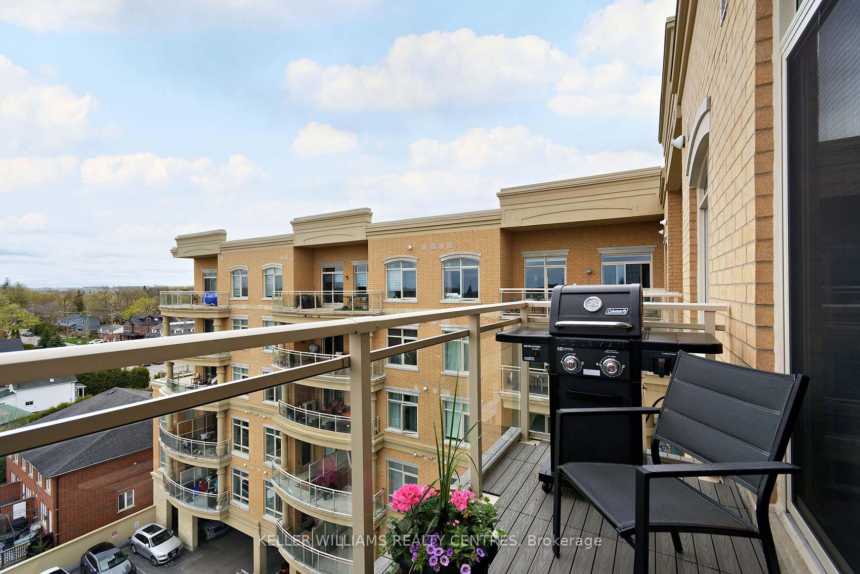 Photo 18 of Unit 702A, 15277 Yonge Street, Aurora, Aurora Village — HOMEH