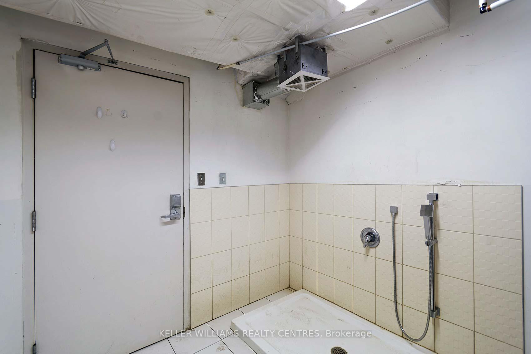Photo 25 of Unit 702A, 15277 Yonge Street, Aurora, Aurora Village — HOMEH