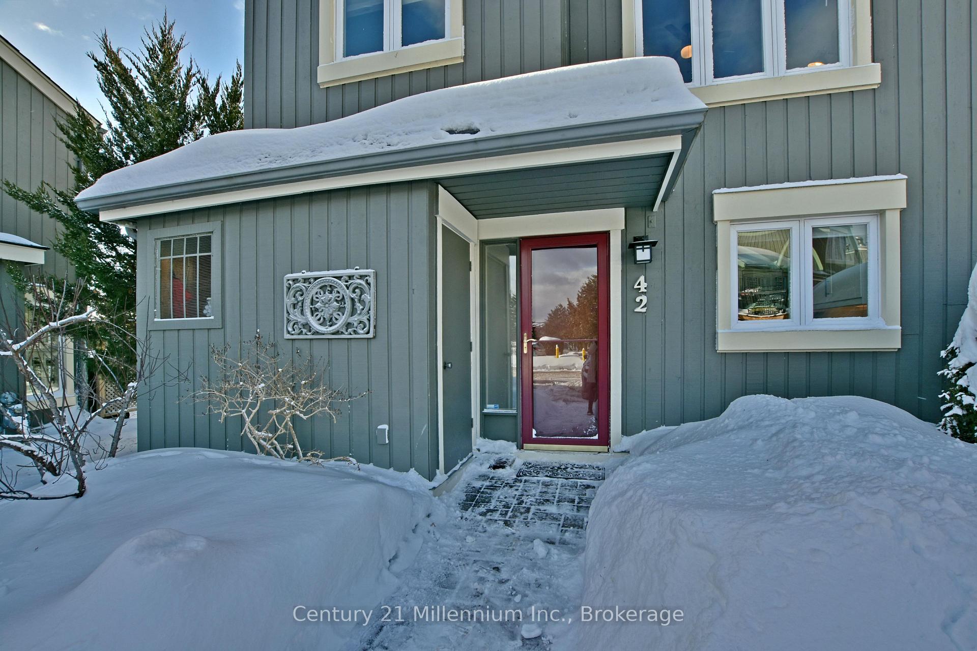 Photo 2 of Unit 42, 133 Fairway Crescent, Collingwood — HOMEH