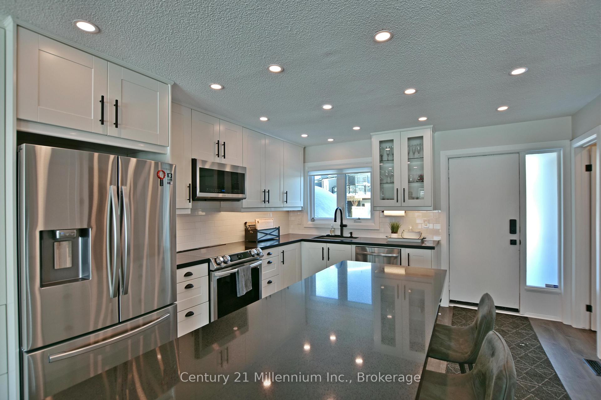 Photo 3 of Unit 42, 133 Fairway Crescent, Collingwood — HOMEH