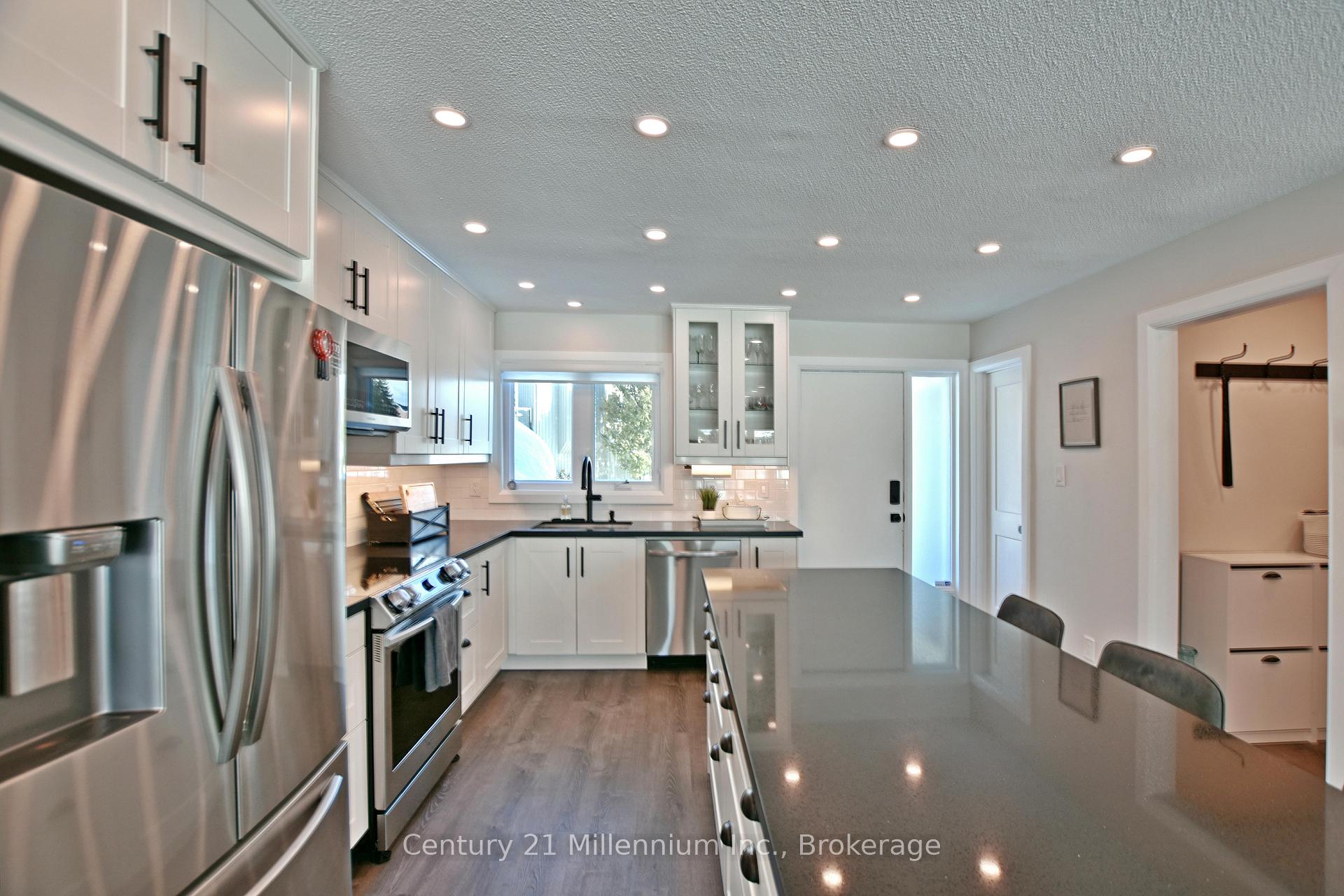 Photo 5 of Unit 42, 133 Fairway Crescent, Collingwood — HOMEH