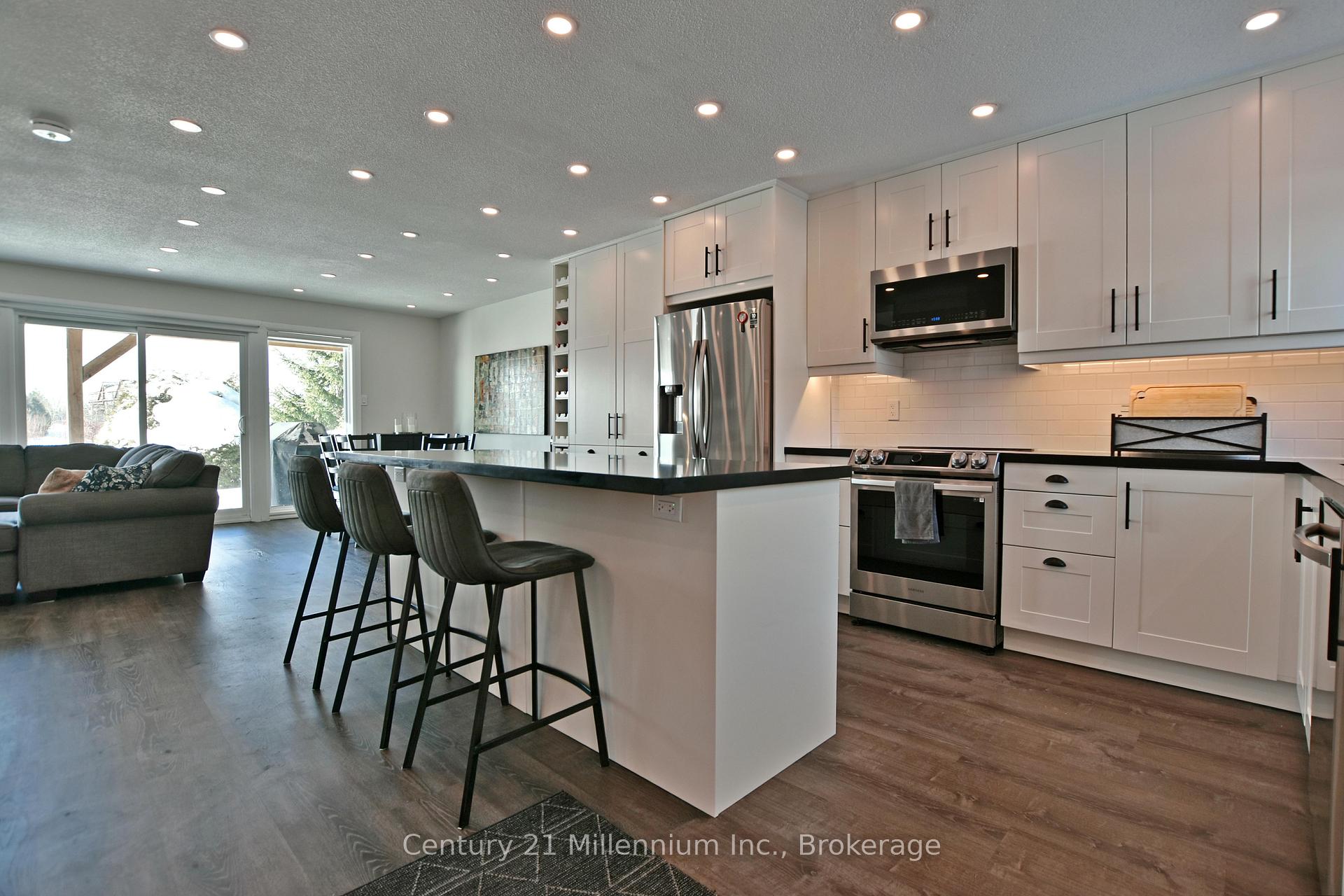 Photo 9 of Unit 42, 133 Fairway Crescent, Collingwood — HOMEH