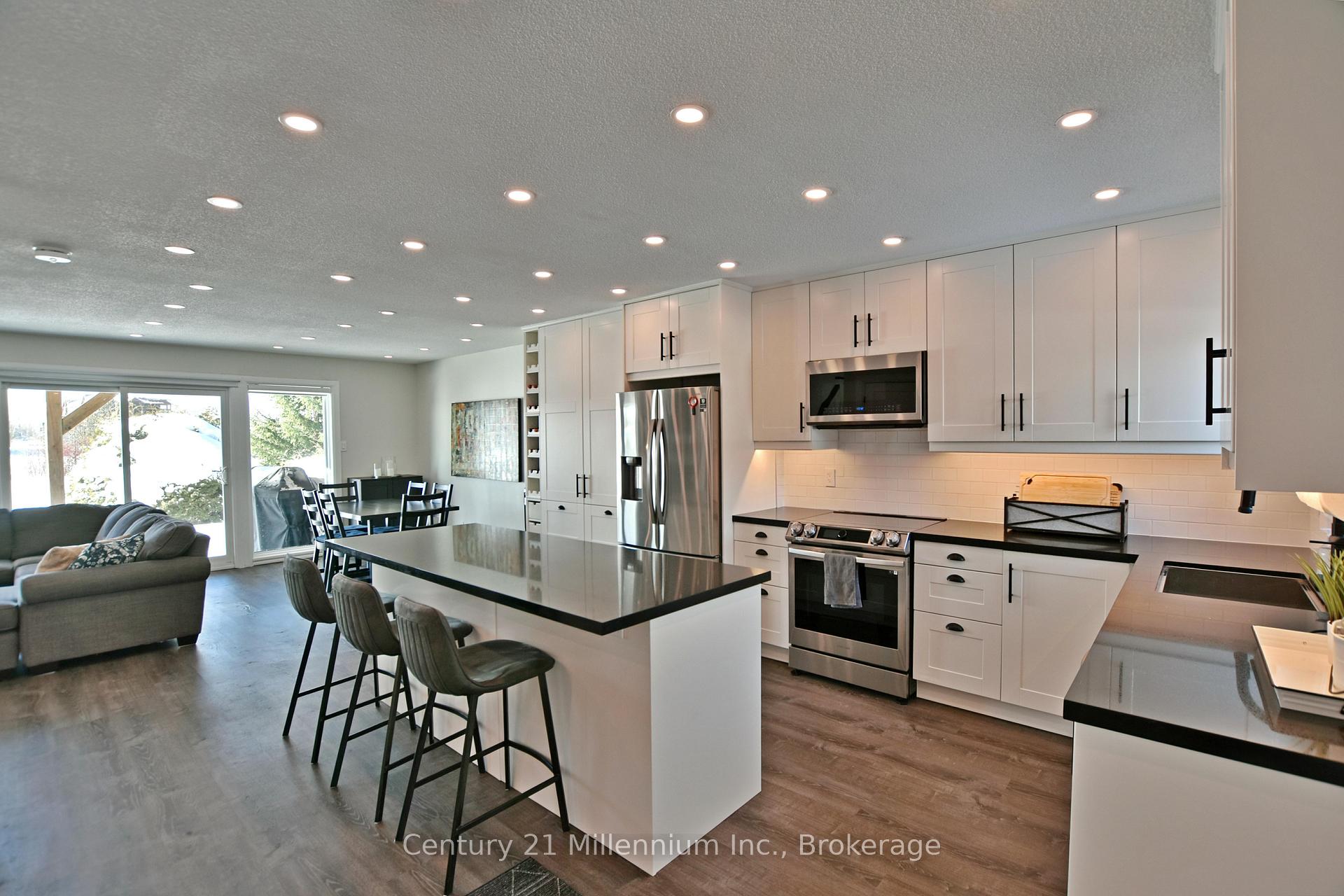 Photo 10 of Unit 42, 133 Fairway Crescent, Collingwood — HOMEH