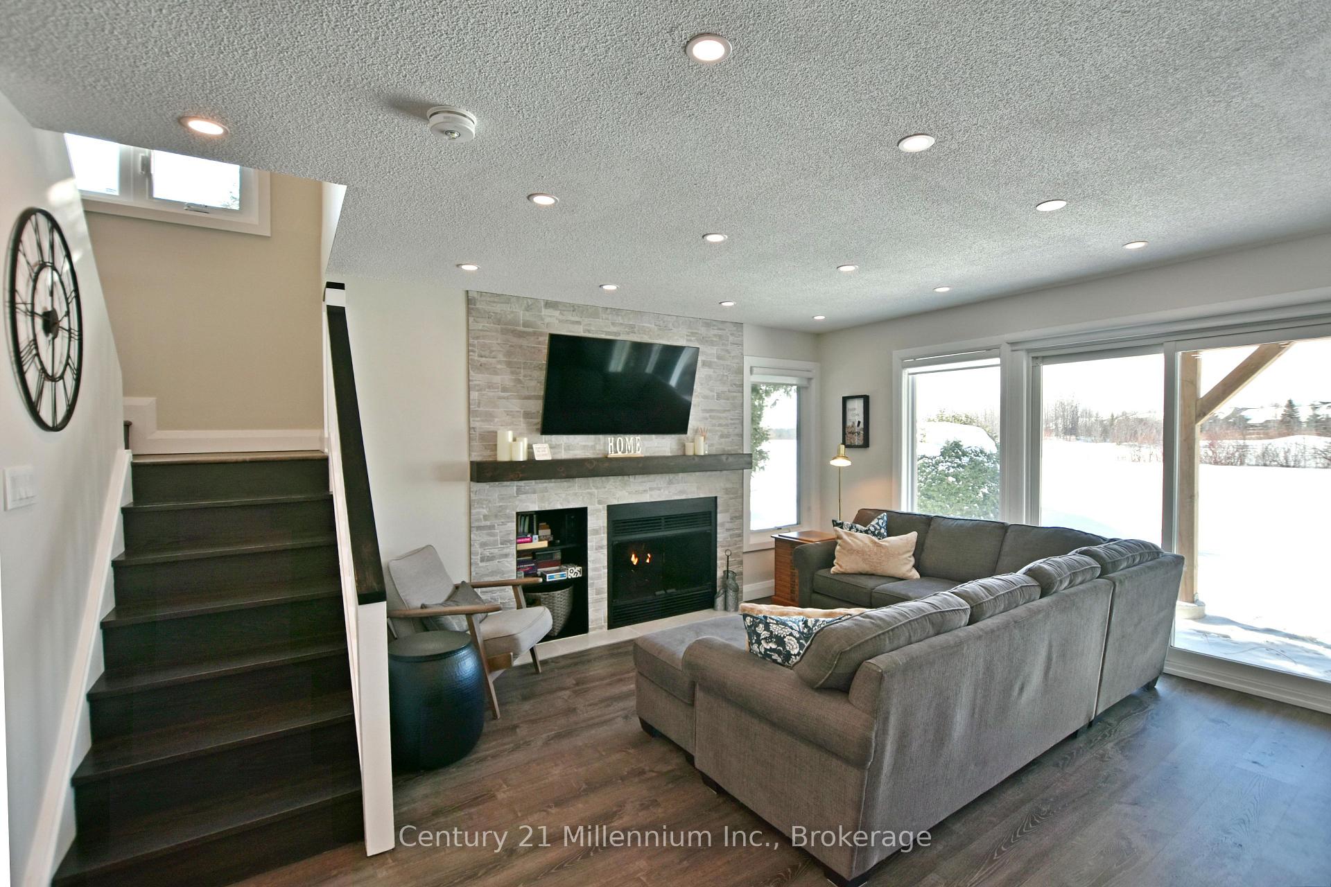 Photo 18 of Unit 42, 133 Fairway Crescent, Collingwood — HOMEH