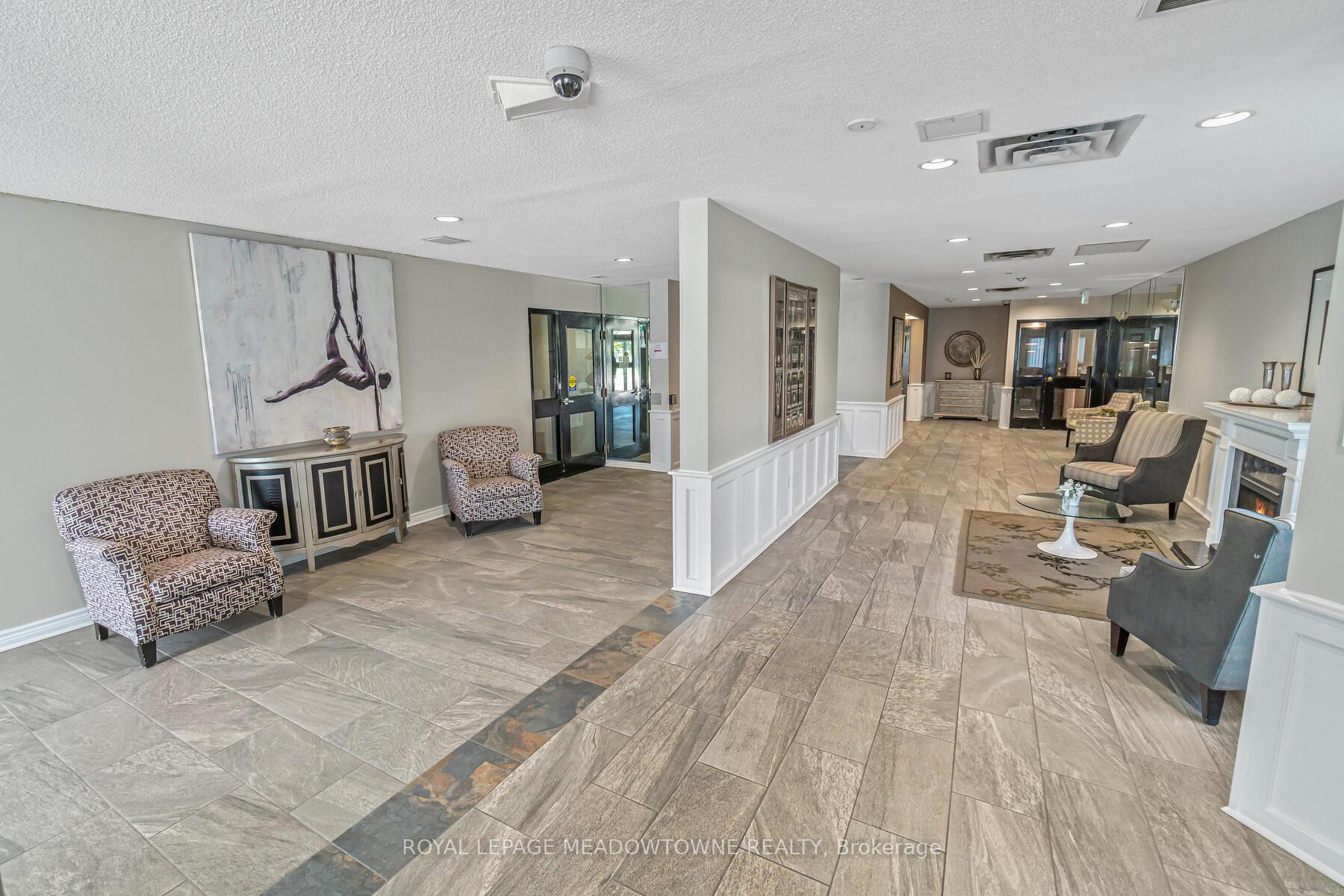 Photo 3 of Unit 602, 20 McFarlane Drive, Halton Hills, Georgetown — HOMEH