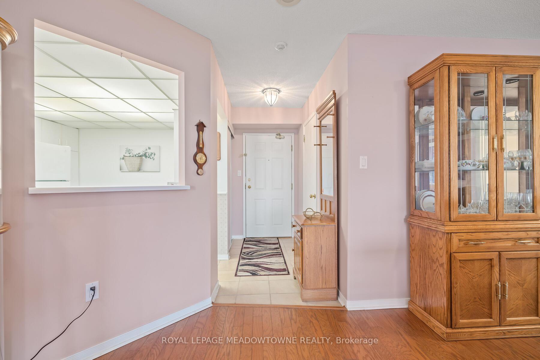 Photo 5 of Unit 602, 20 McFarlane Drive, Halton Hills, Georgetown — HOMEH