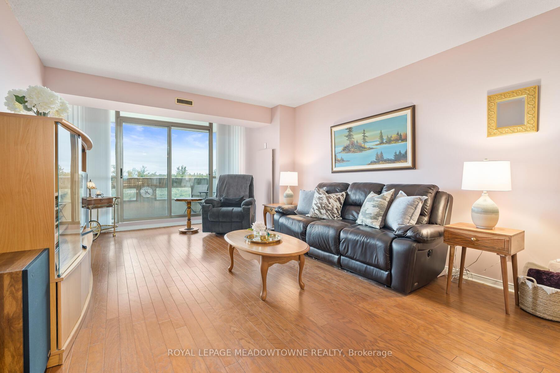 Photo 13 of Unit 602, 20 McFarlane Drive, Halton Hills, Georgetown — HOMEH