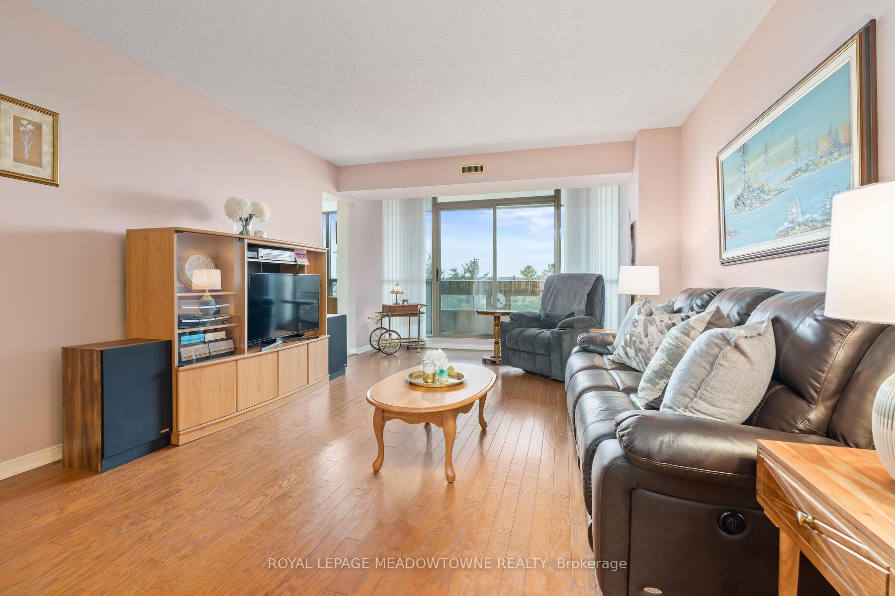 Photo 14 of Unit 602, 20 McFarlane Drive, Halton Hills, Georgetown — HOMEH