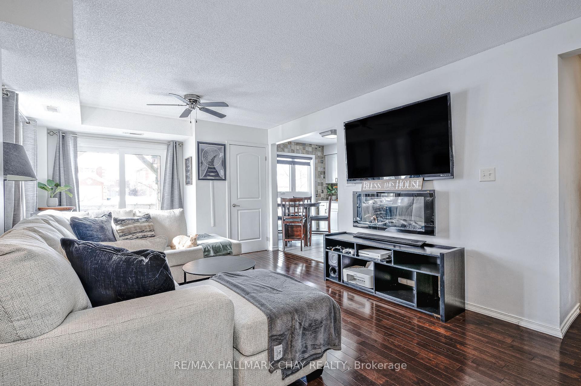 Photo 7 of Unit 8, 17 Cheltenham Road, Barrie, Georgian Drive — HOMEH