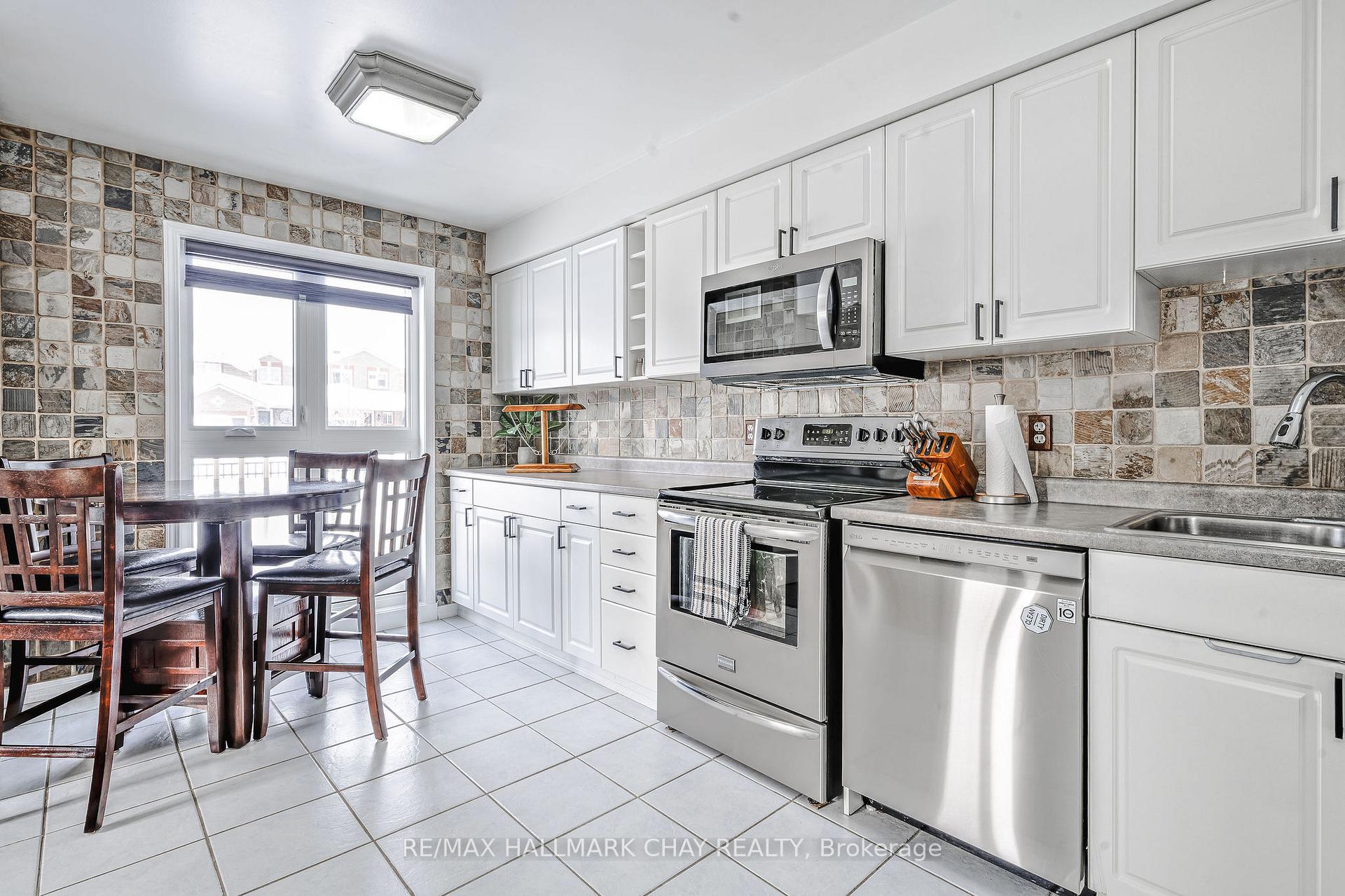 Photo 12 of Unit 8, 17 Cheltenham Road, Barrie, Georgian Drive — HOMEH