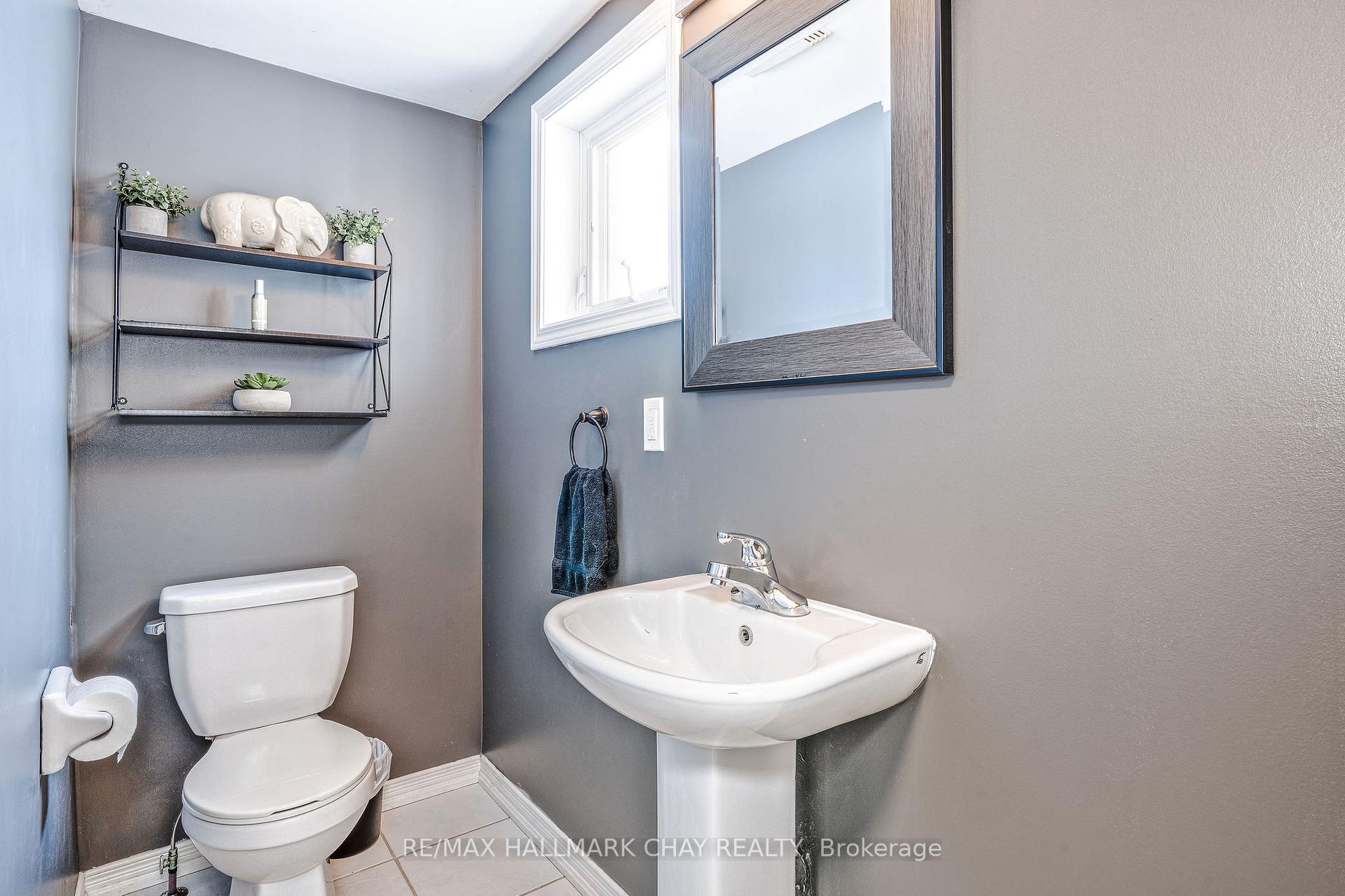 Photo 13 of Unit 8, 17 Cheltenham Road, Barrie, Georgian Drive — HOMEH