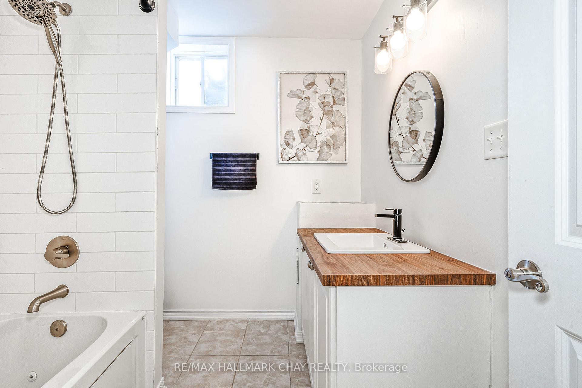 Photo 20 of Unit 8, 17 Cheltenham Road, Barrie, Georgian Drive — HOMEH