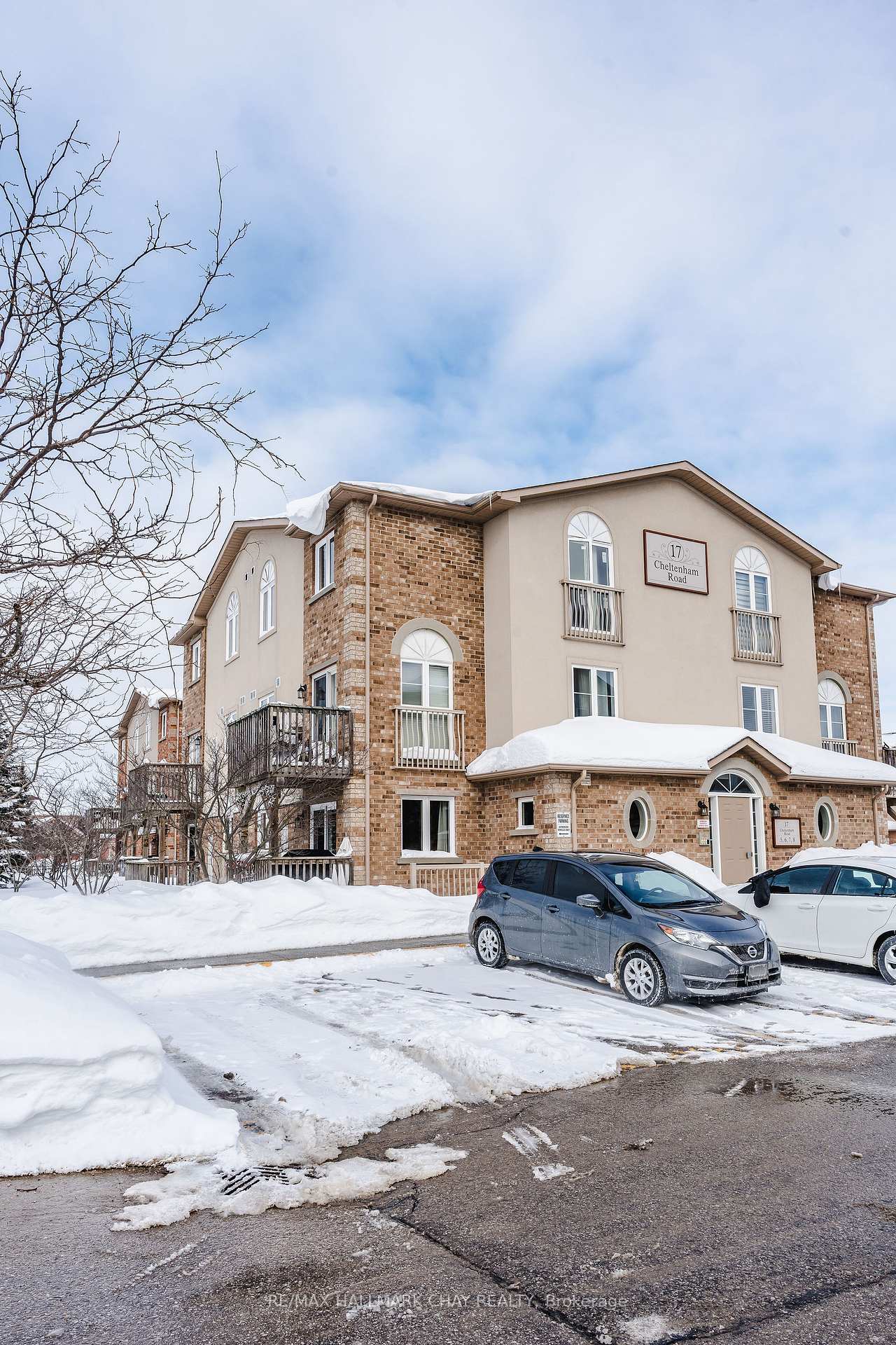 Photo 22 of Unit 8, 17 Cheltenham Road, Barrie, Georgian Drive — HOMEH