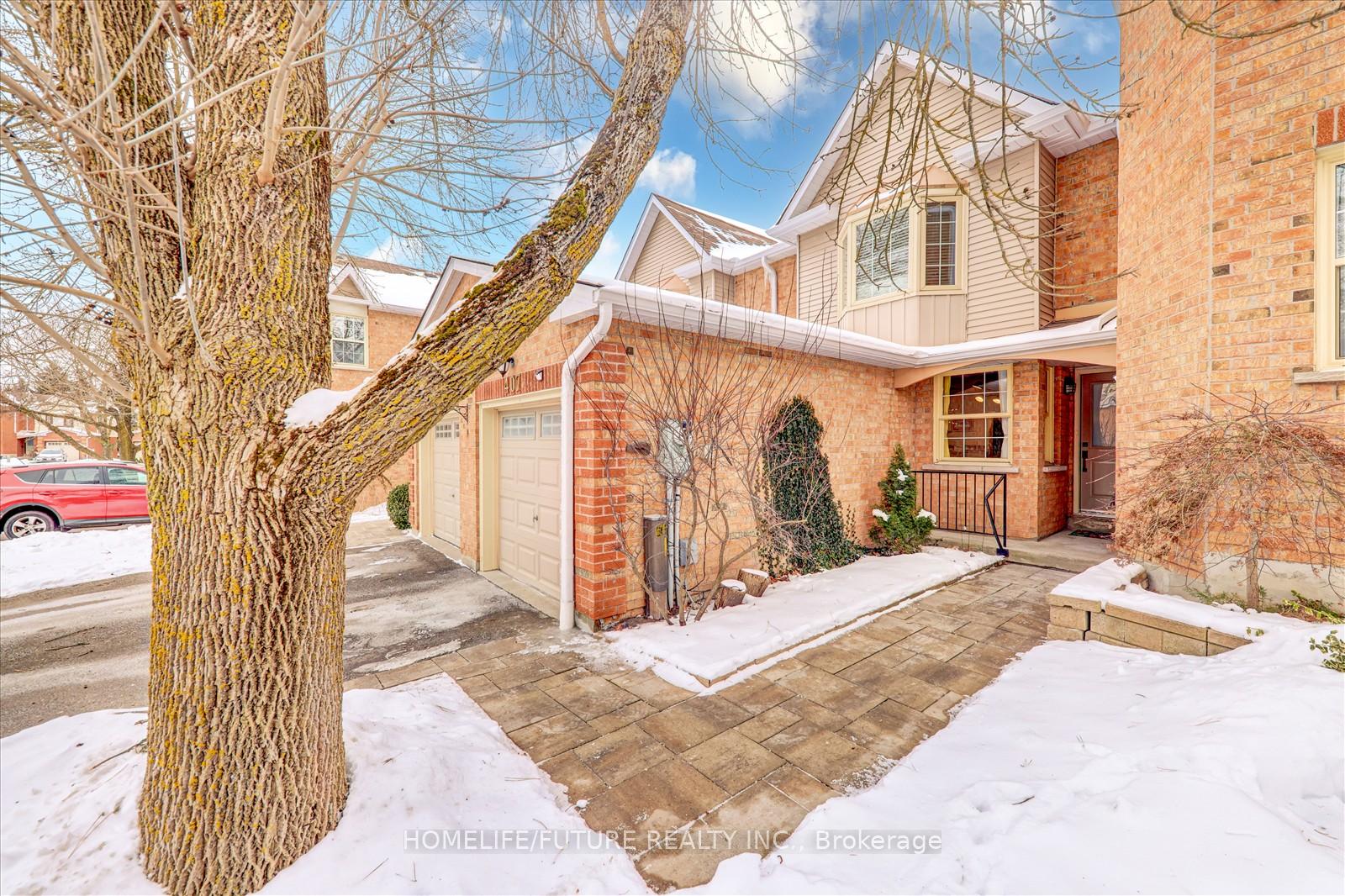 Photo 4 of 407 Butler Court, Aurora, Aurora Village — HOMEH