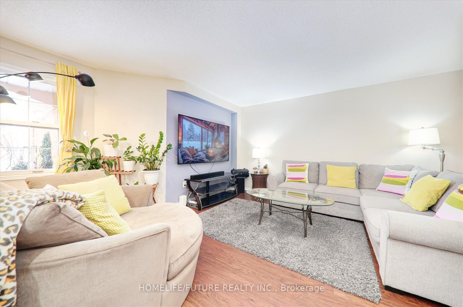 Photo 7 of 407 Butler Court, Aurora, Aurora Village — HOMEH
