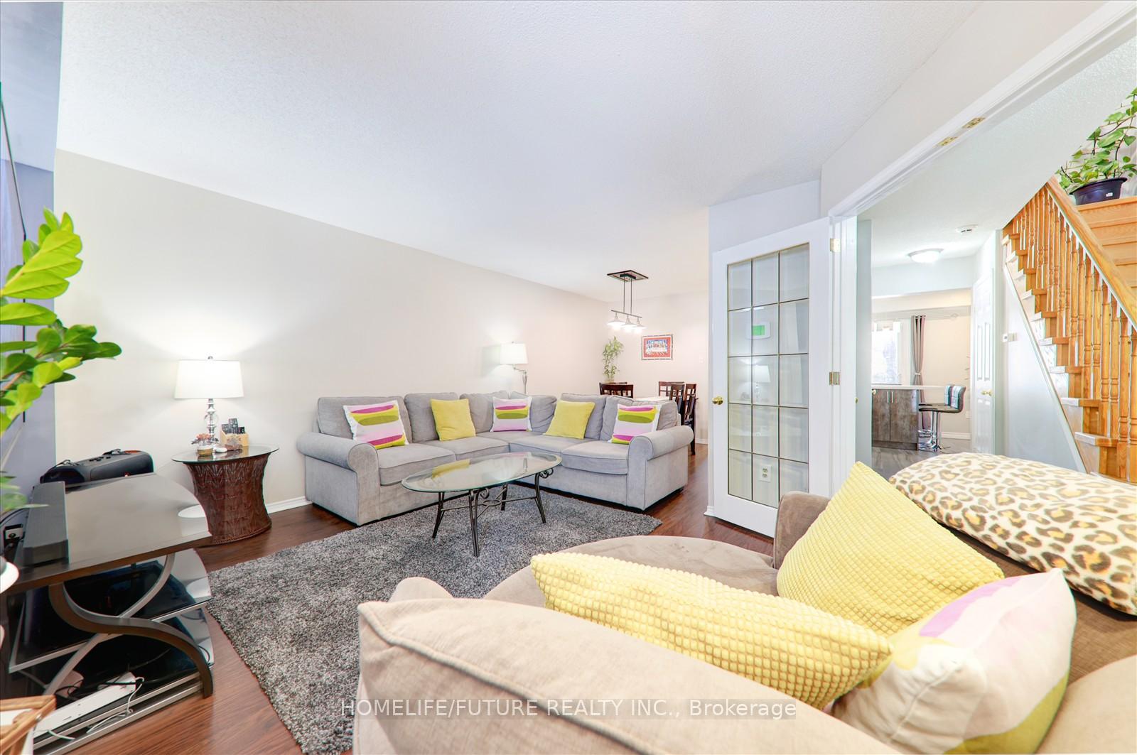 Photo 8 of 407 Butler Court, Aurora, Aurora Village — HOMEH