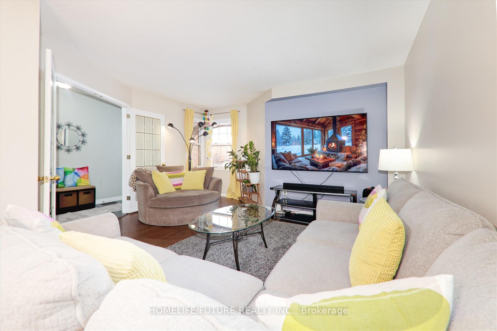 Photo 10 of 407 Butler Court, Aurora, Aurora Village — HOMEH