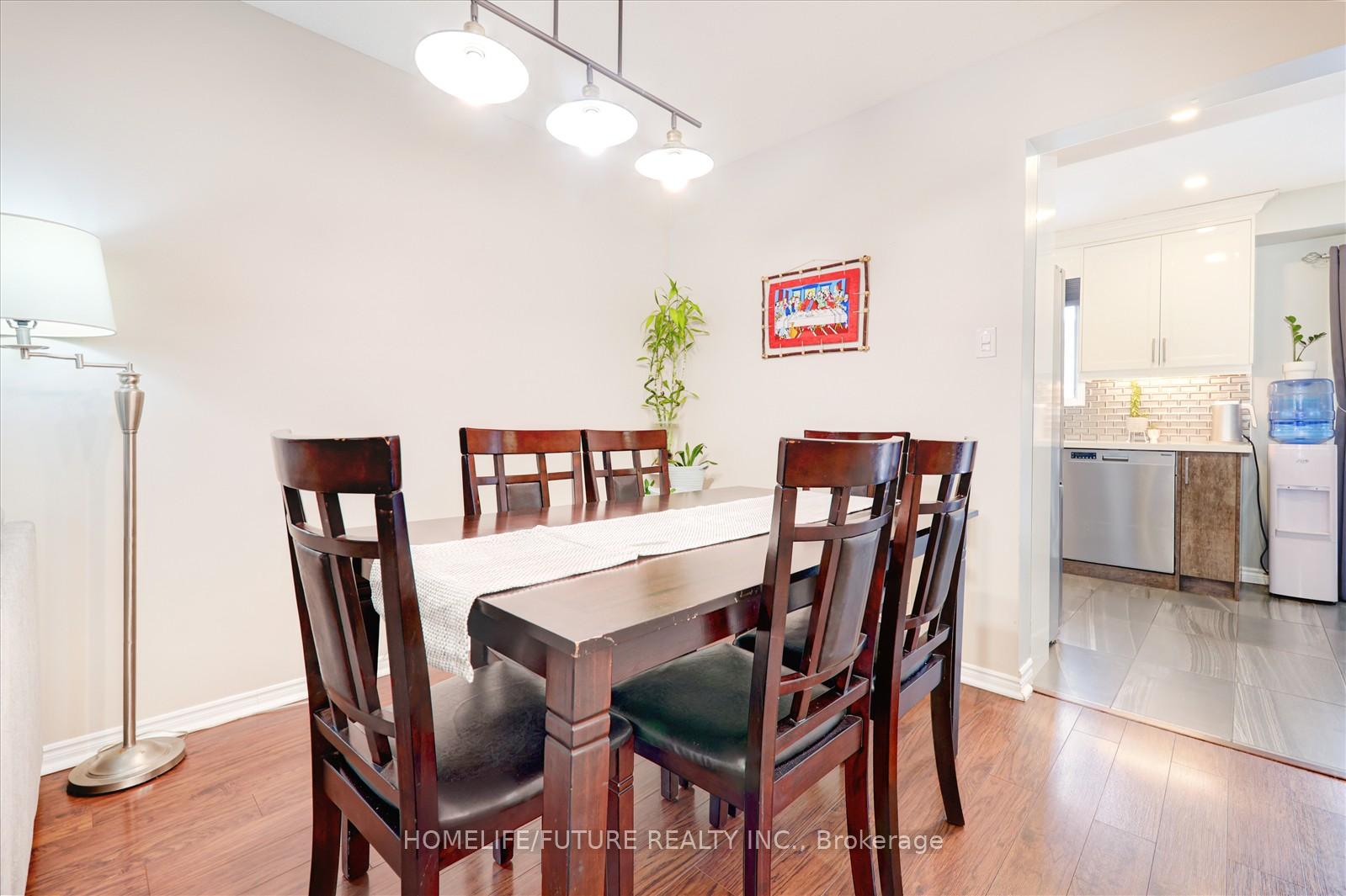Photo 11 of 407 Butler Court, Aurora, Aurora Village — HOMEH