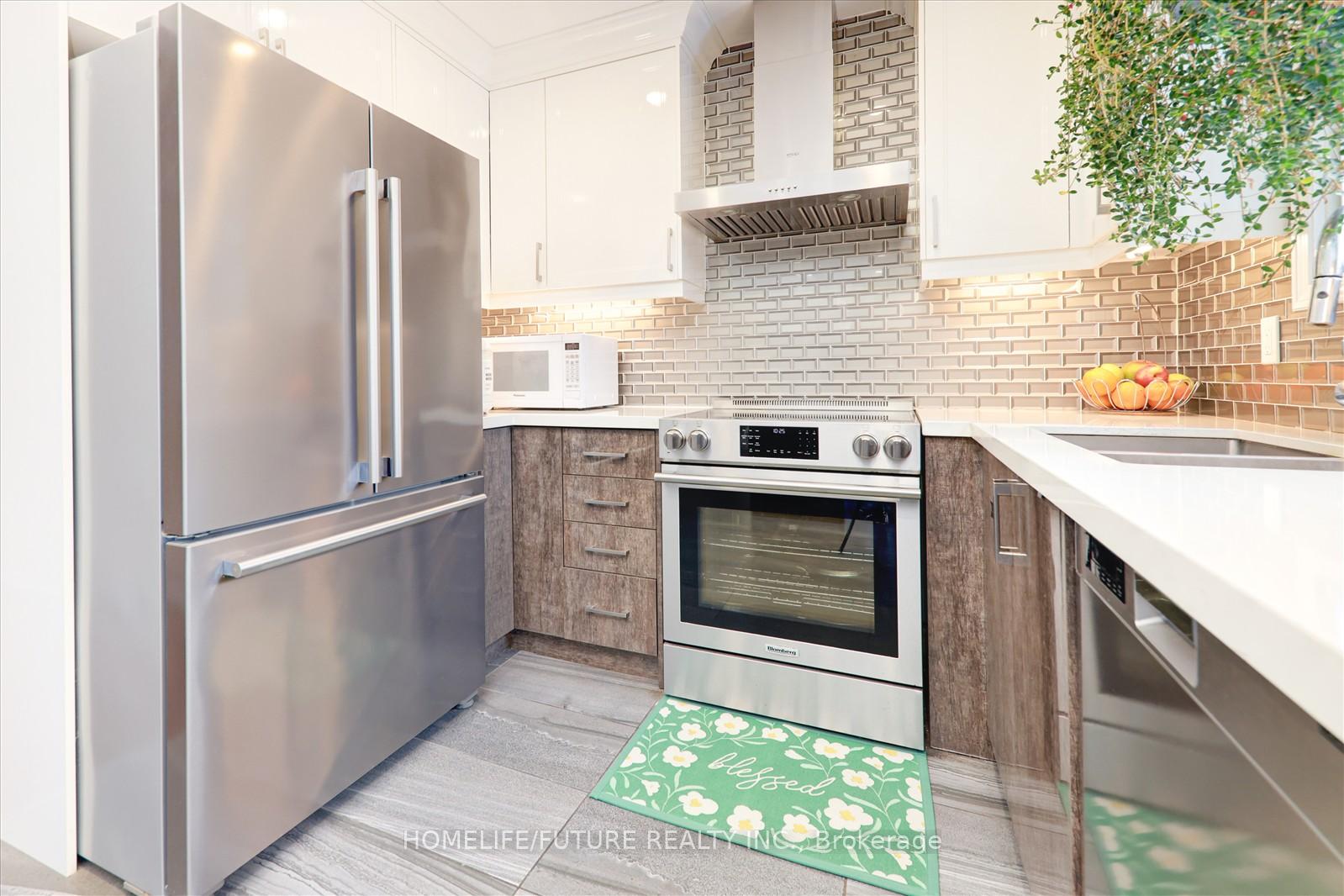 Photo 14 of 407 Butler Court, Aurora, Aurora Village — HOMEH