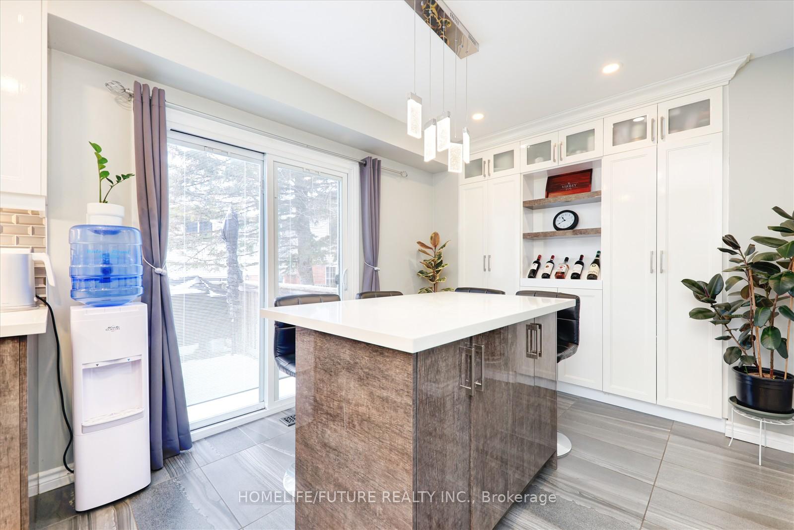 Photo 16 of 407 Butler Court, Aurora, Aurora Village — HOMEH