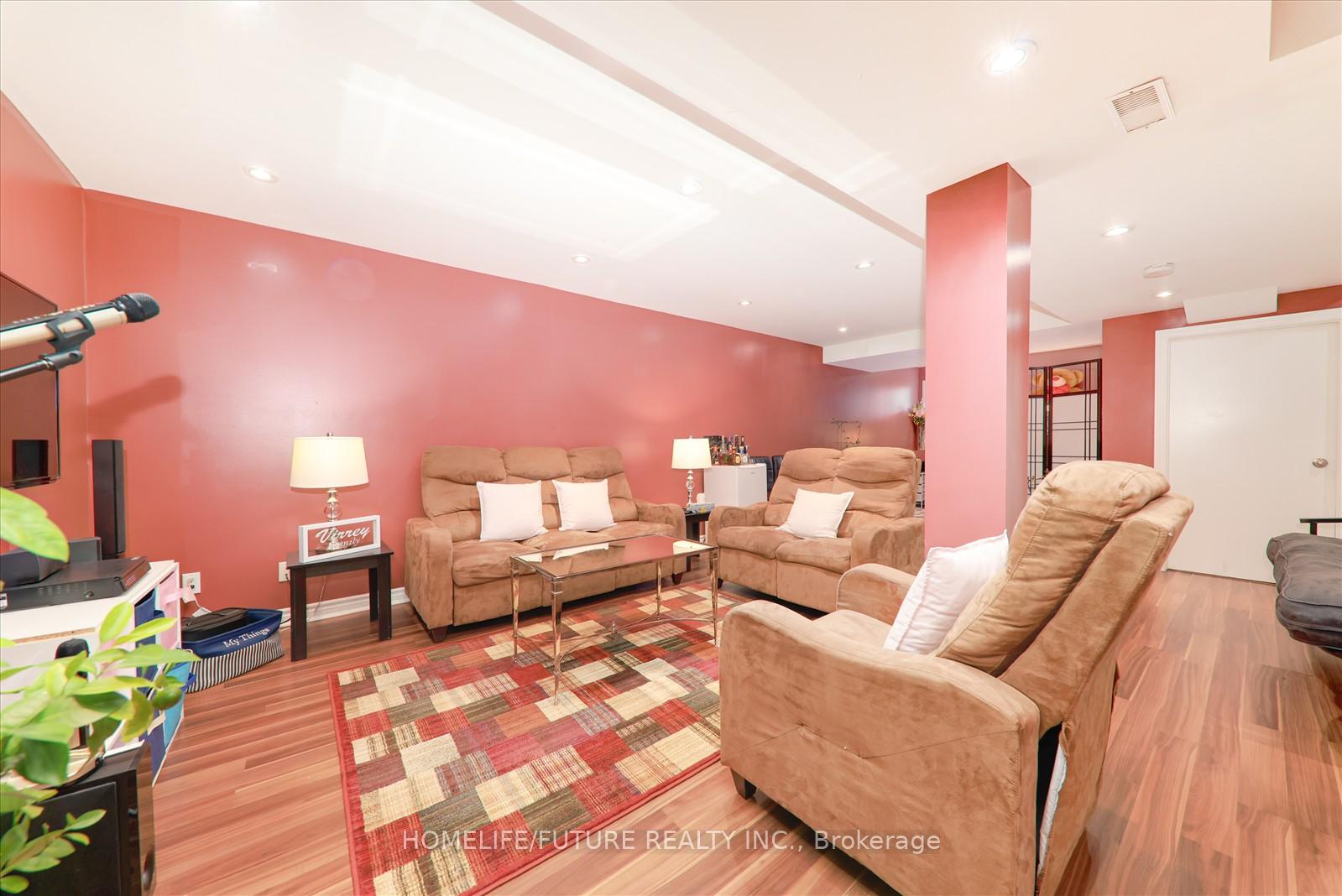 Photo 31 of 407 Butler Court, Aurora, Aurora Village — HOMEH