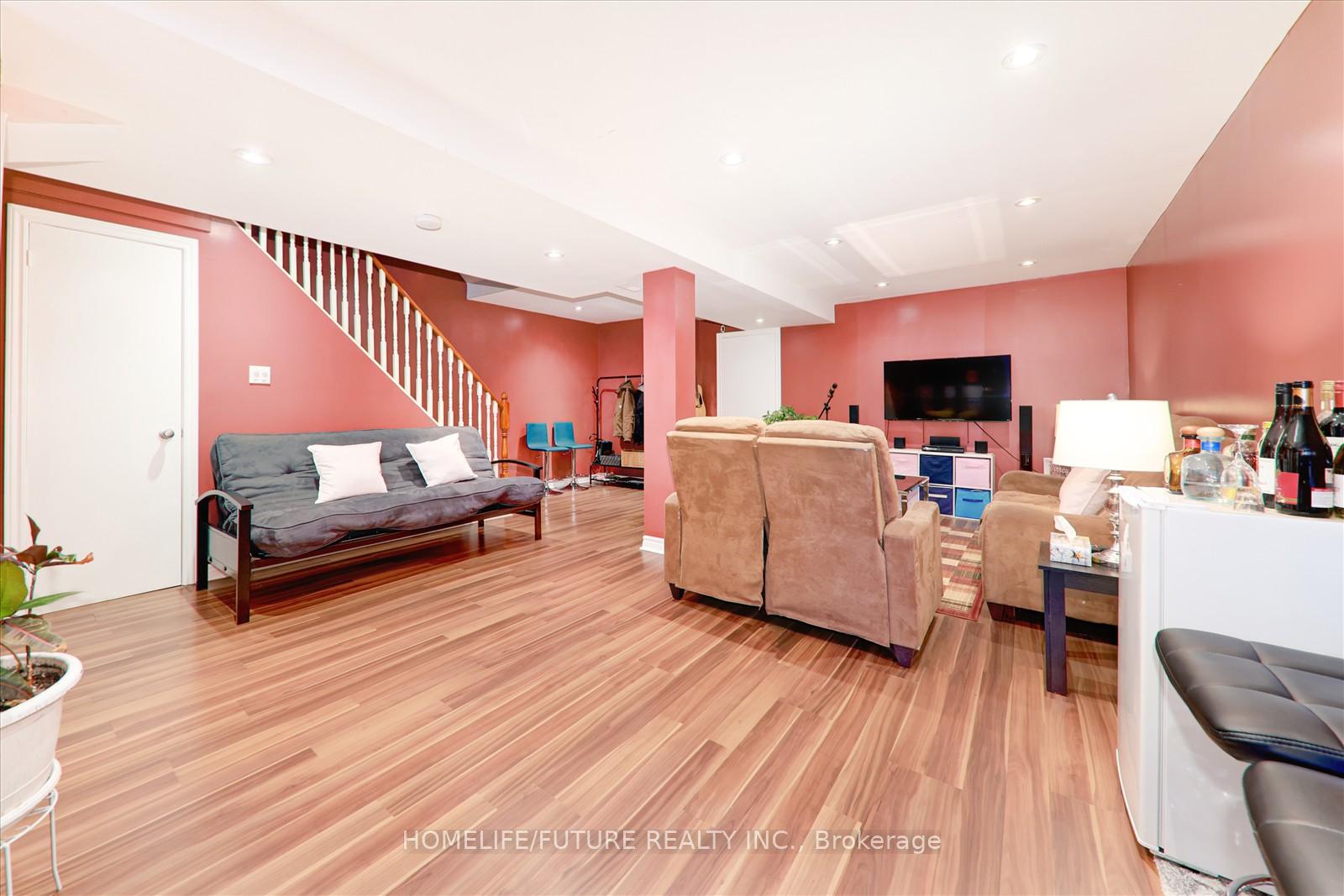 Photo 33 of 407 Butler Court, Aurora, Aurora Village — HOMEH