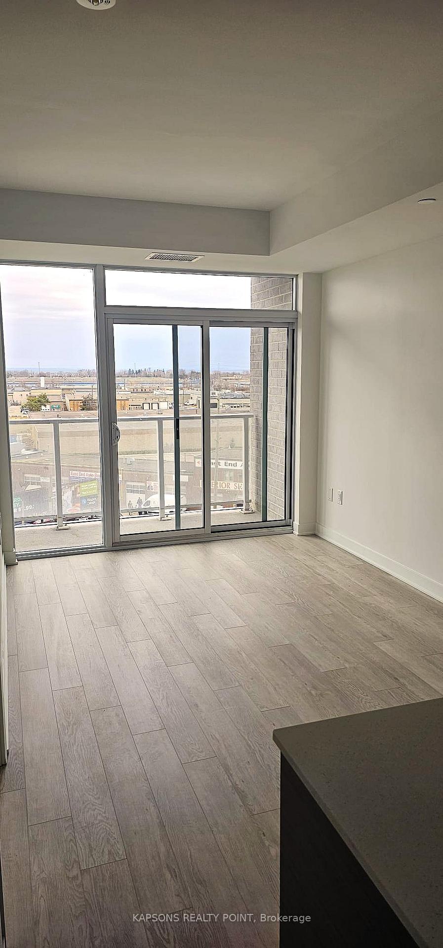 Photo 5 of Unit 511, 2782 Barton Street E, Hamilton, Riverdale — HOMEH