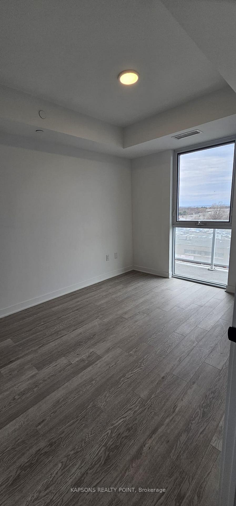 Photo 7 of Unit 511, 2782 Barton Street E, Hamilton, Riverdale — HOMEH