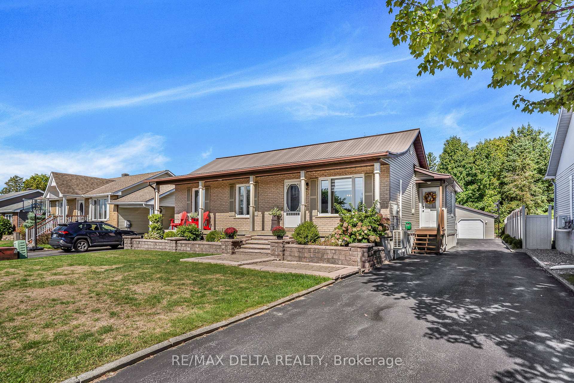 Photo 2 of 65 Bernard Crescent, Champlain, L'Orignal — HOMEH
