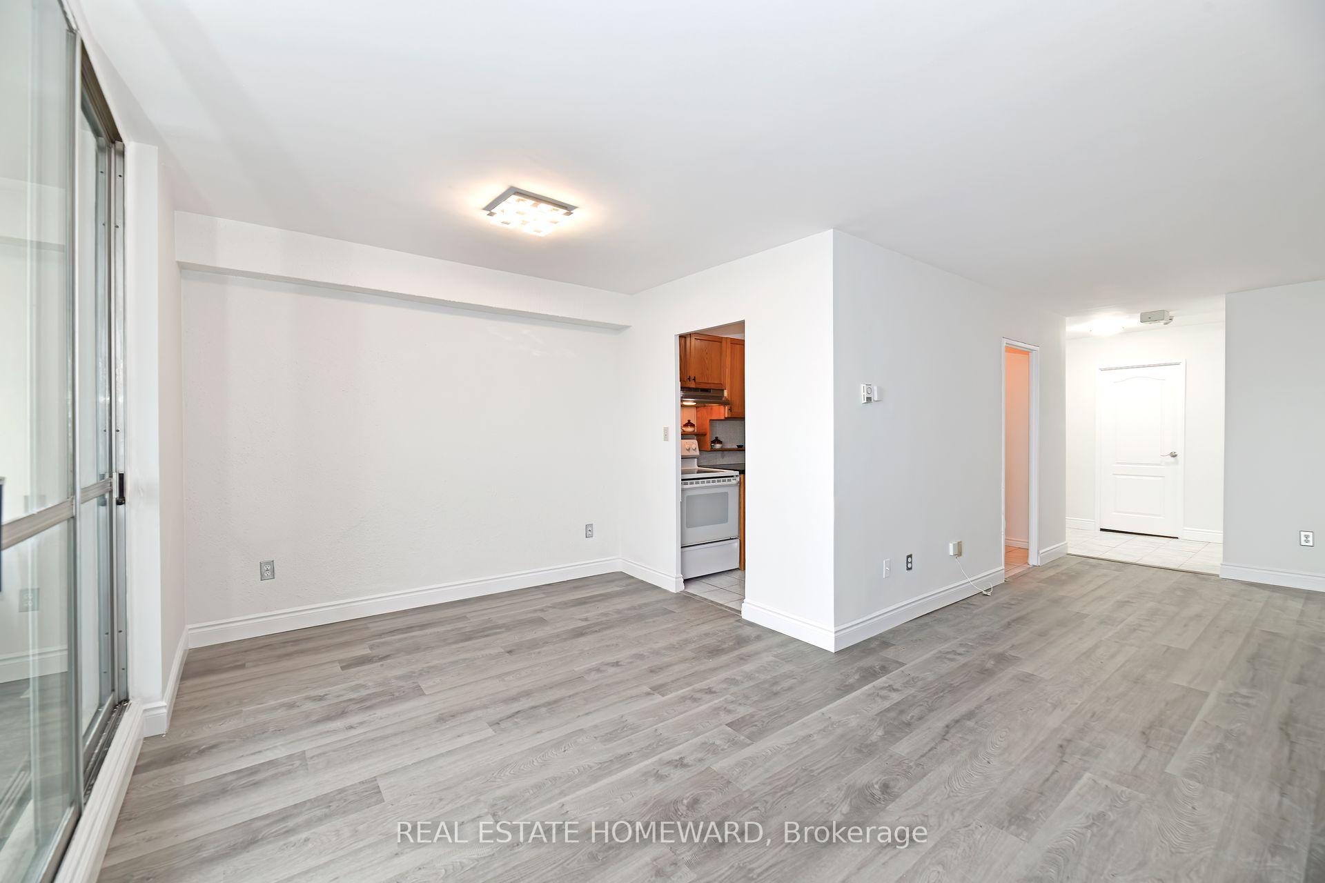 Photo 8 of Unit 2410, 1 Massey Square, Toronto, Crescent Town — HOMEH