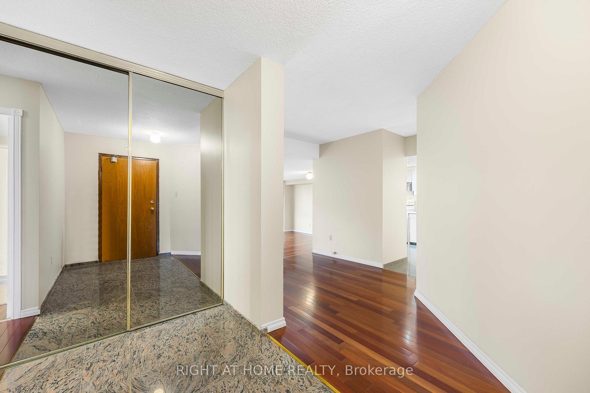 Photo 3 of Unit 304, 181 Collier Street, Barrie, North Shore — HOMEH