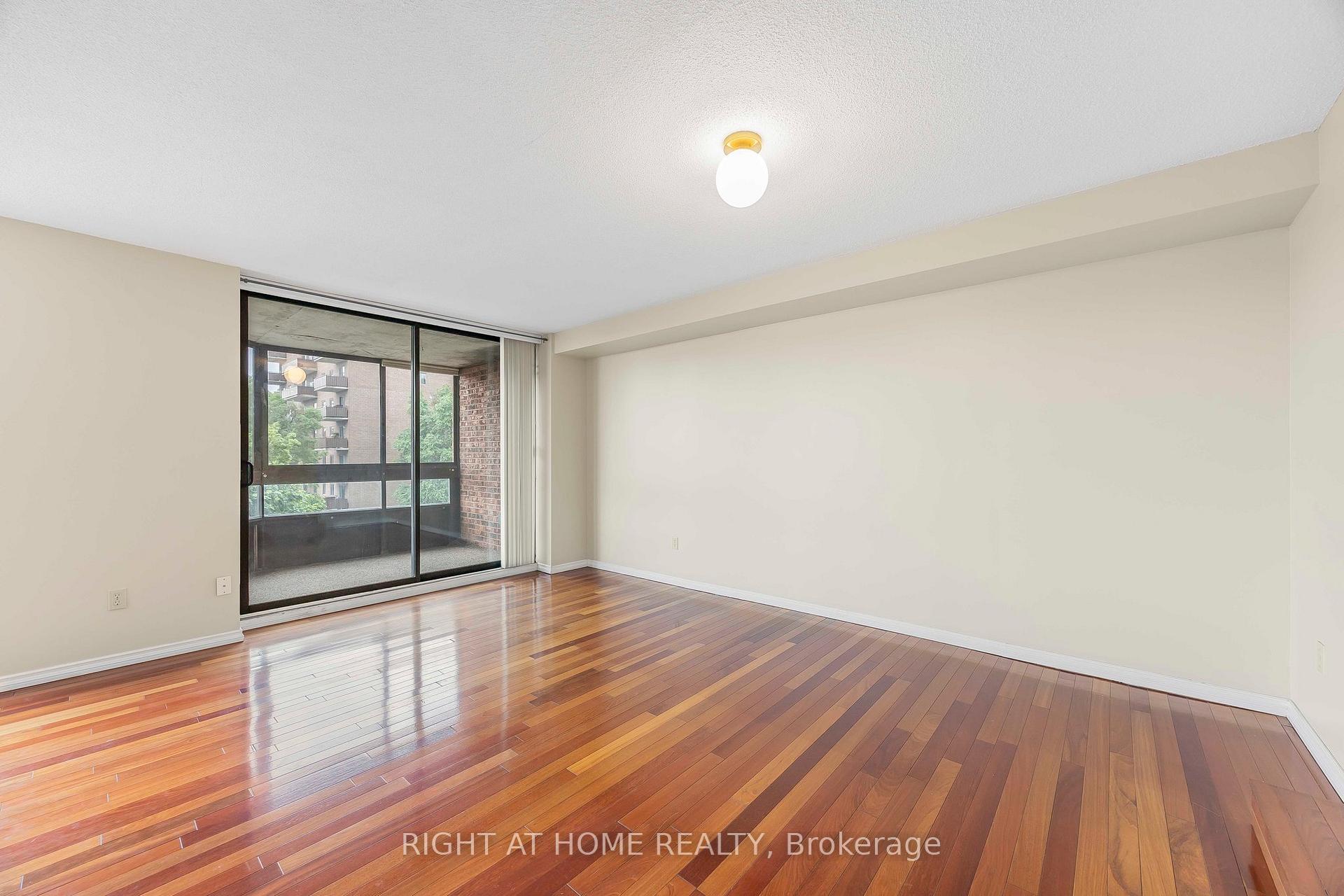 Photo 11 of Unit 304, 181 Collier Street, Barrie, North Shore — HOMEH