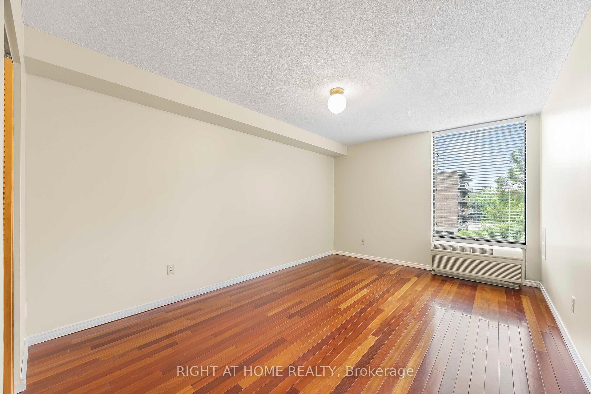 Photo 21 of Unit 304, 181 Collier Street, Barrie, North Shore — HOMEH