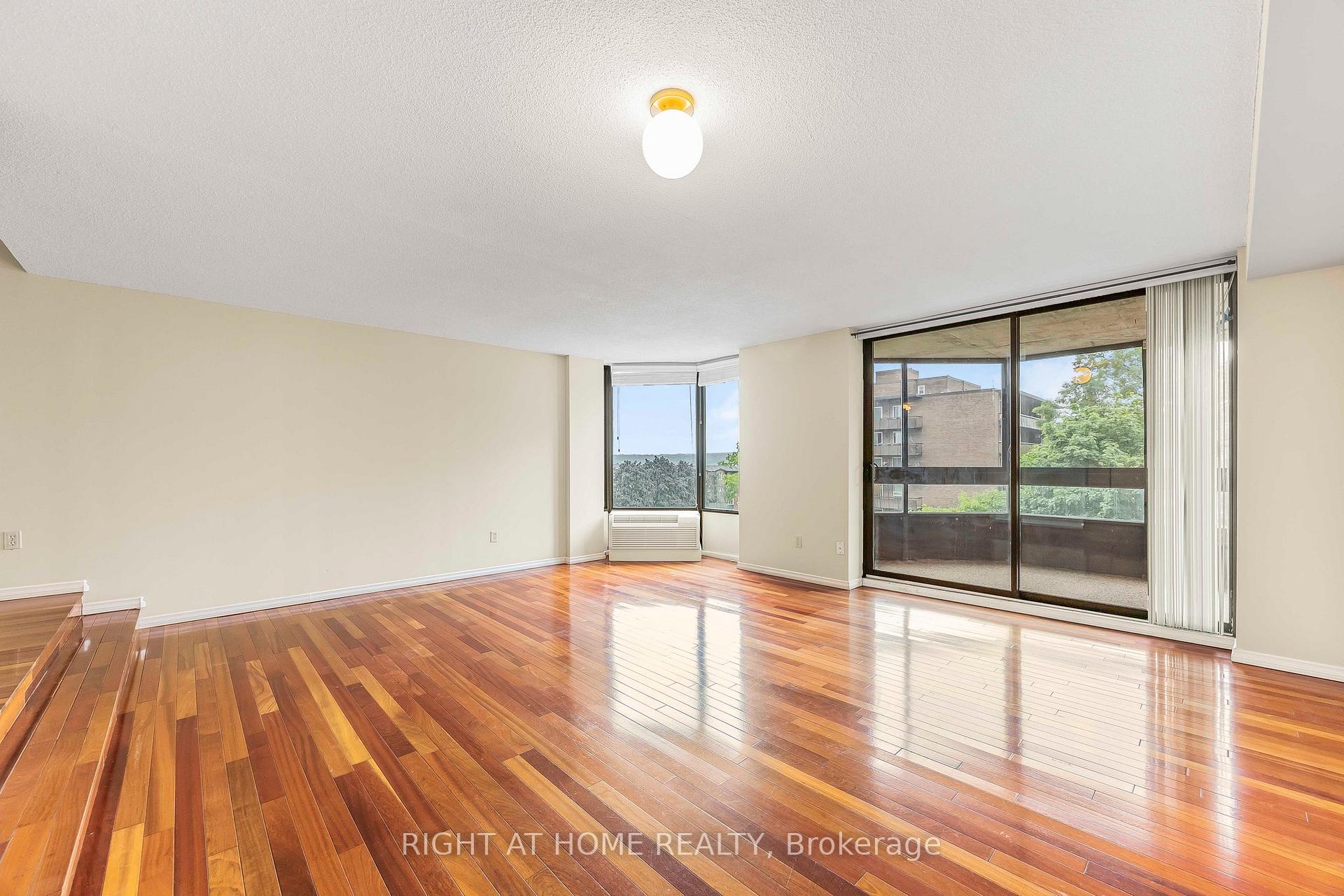 Photo 29 of Unit 304, 181 Collier Street, Barrie, North Shore — HOMEH