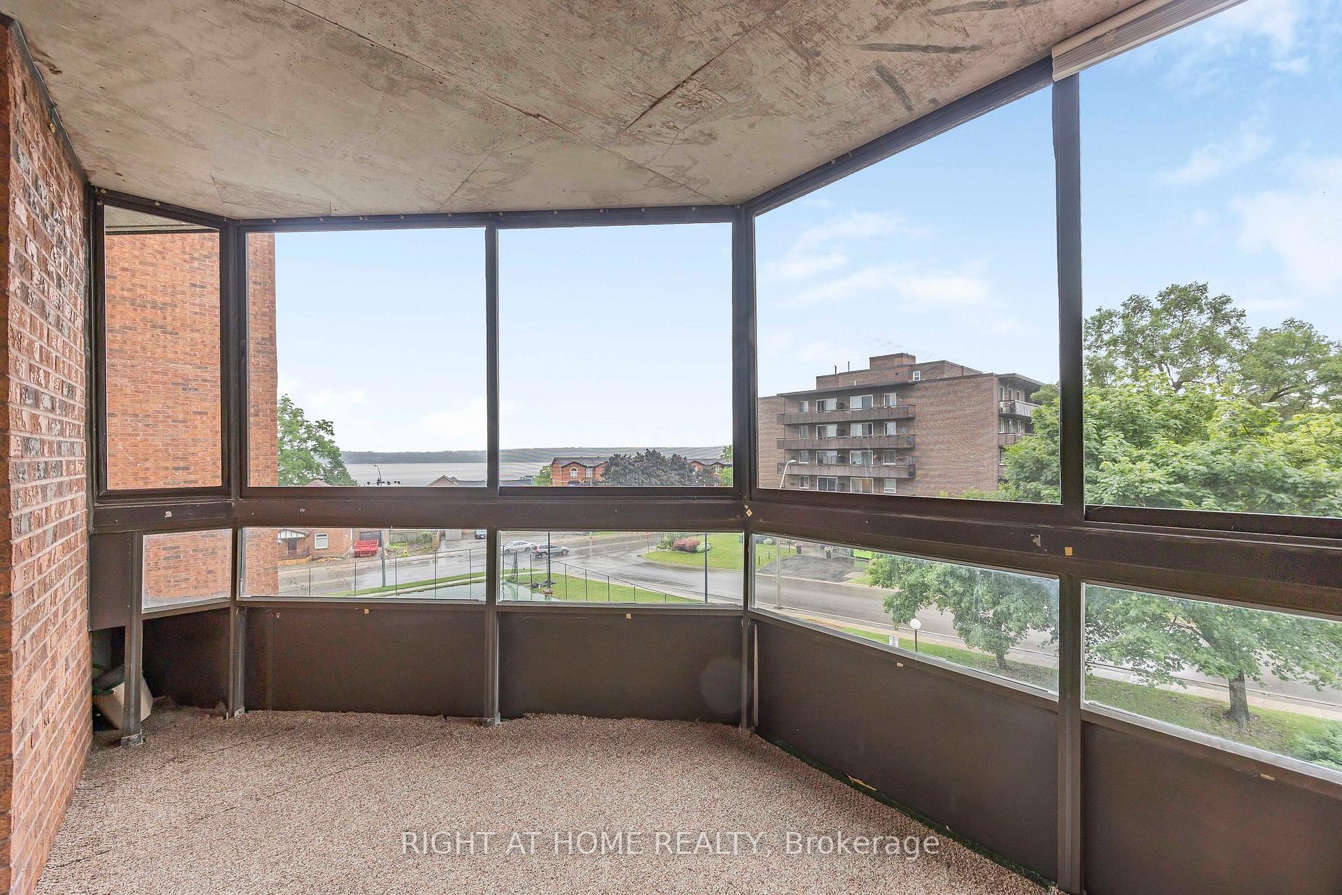 Photo 33 of Unit 304, 181 Collier Street, Barrie, North Shore — HOMEH