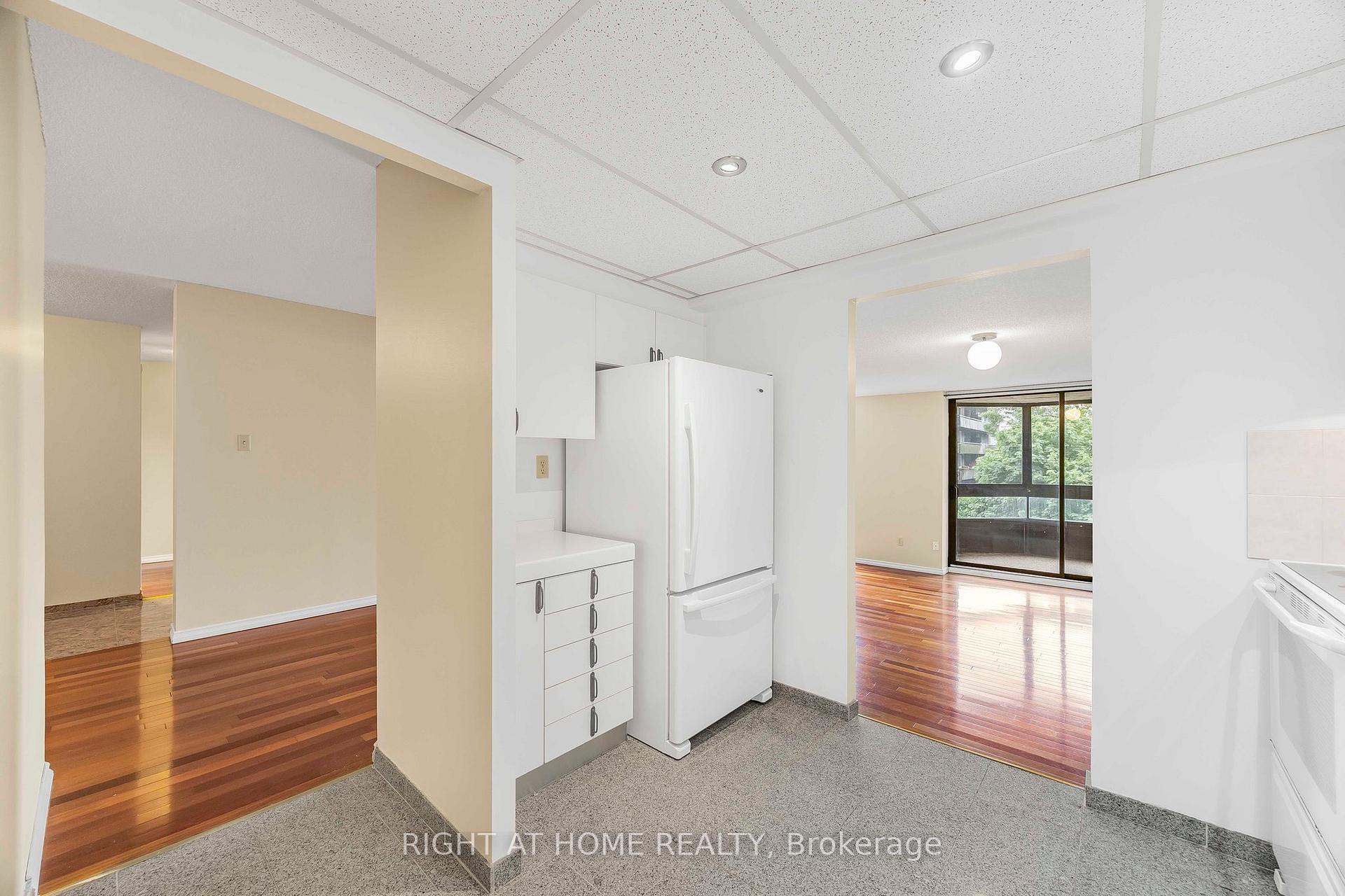 Photo 47 of Unit 304, 181 Collier Street, Barrie, North Shore — HOMEH