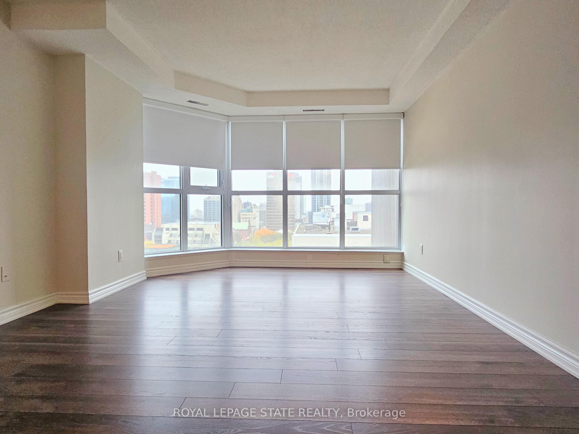 Photo 4 of Unit 11E, 67 Caroline Street S, Hamilton, Durand — HOMEH