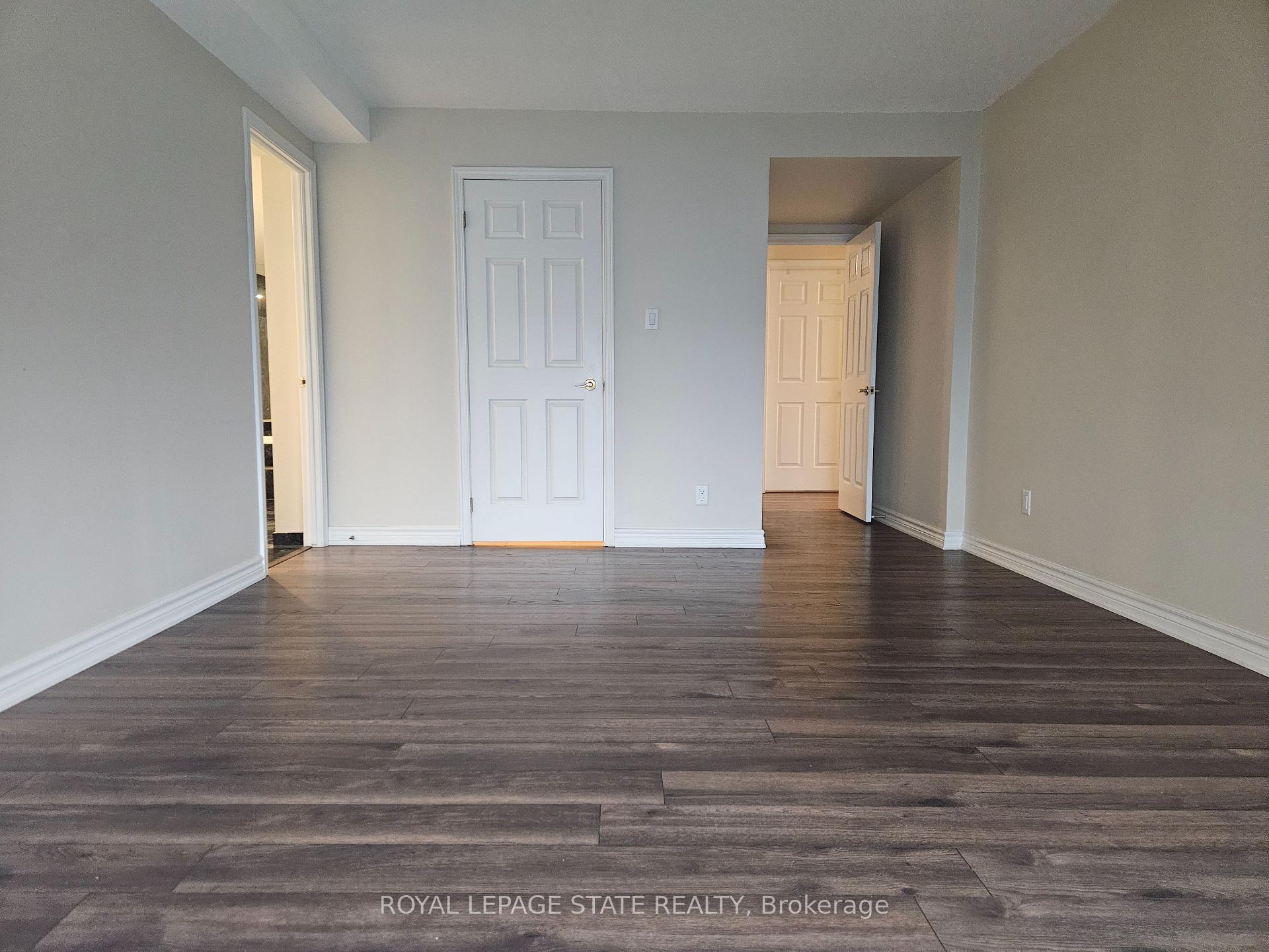 Photo 5 of Unit 11E, 67 Caroline Street S, Hamilton, Durand — HOMEH