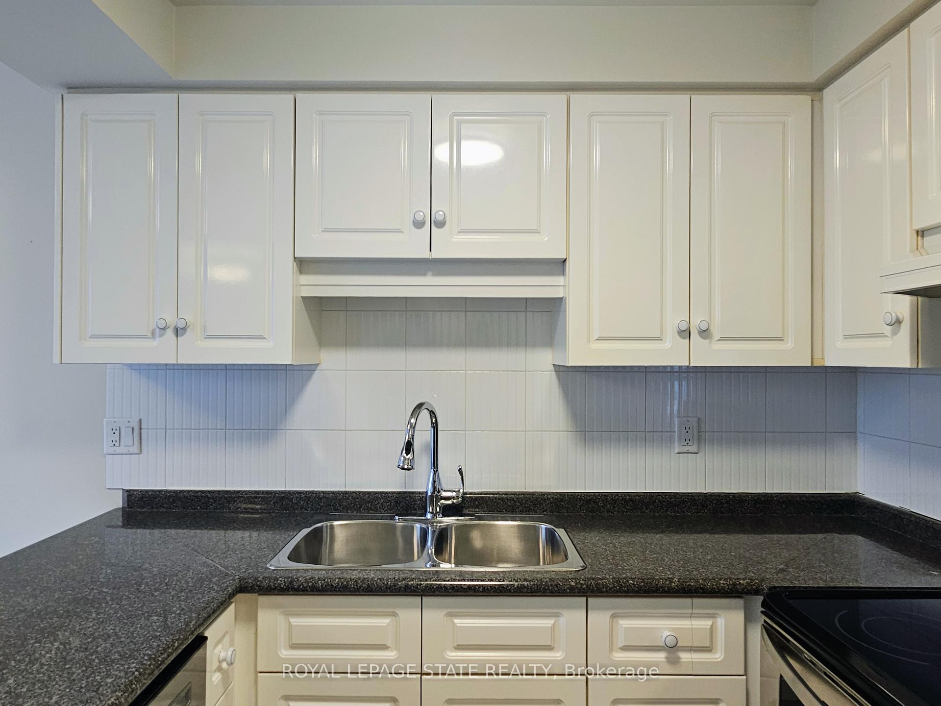Photo 11 of Unit 11E, 67 Caroline Street S, Hamilton, Durand — HOMEH