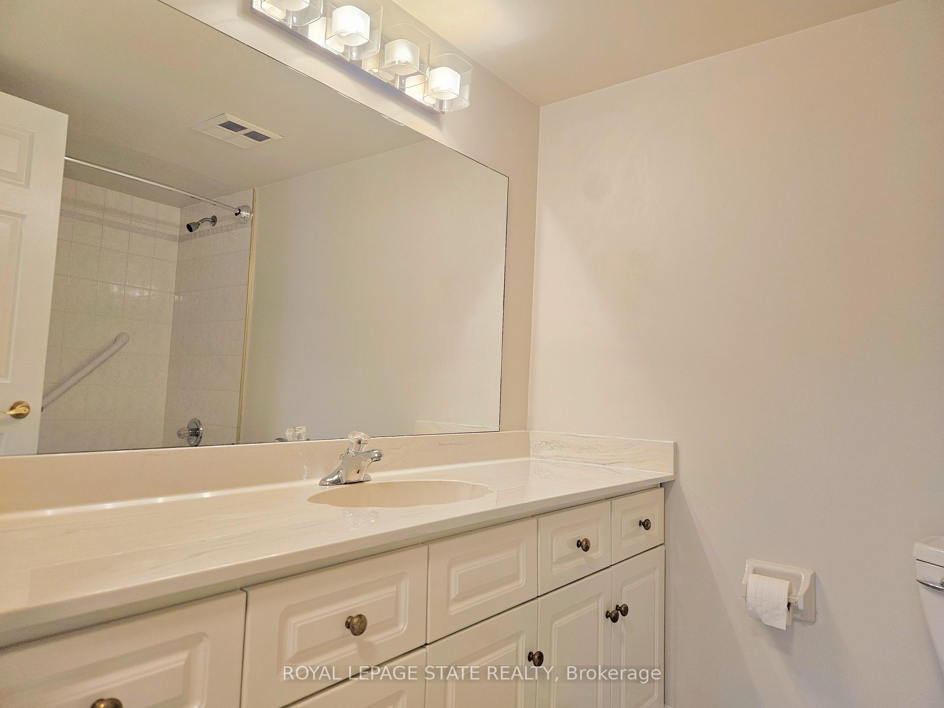 Photo 15 of Unit 11E, 67 Caroline Street S, Hamilton, Durand — HOMEH