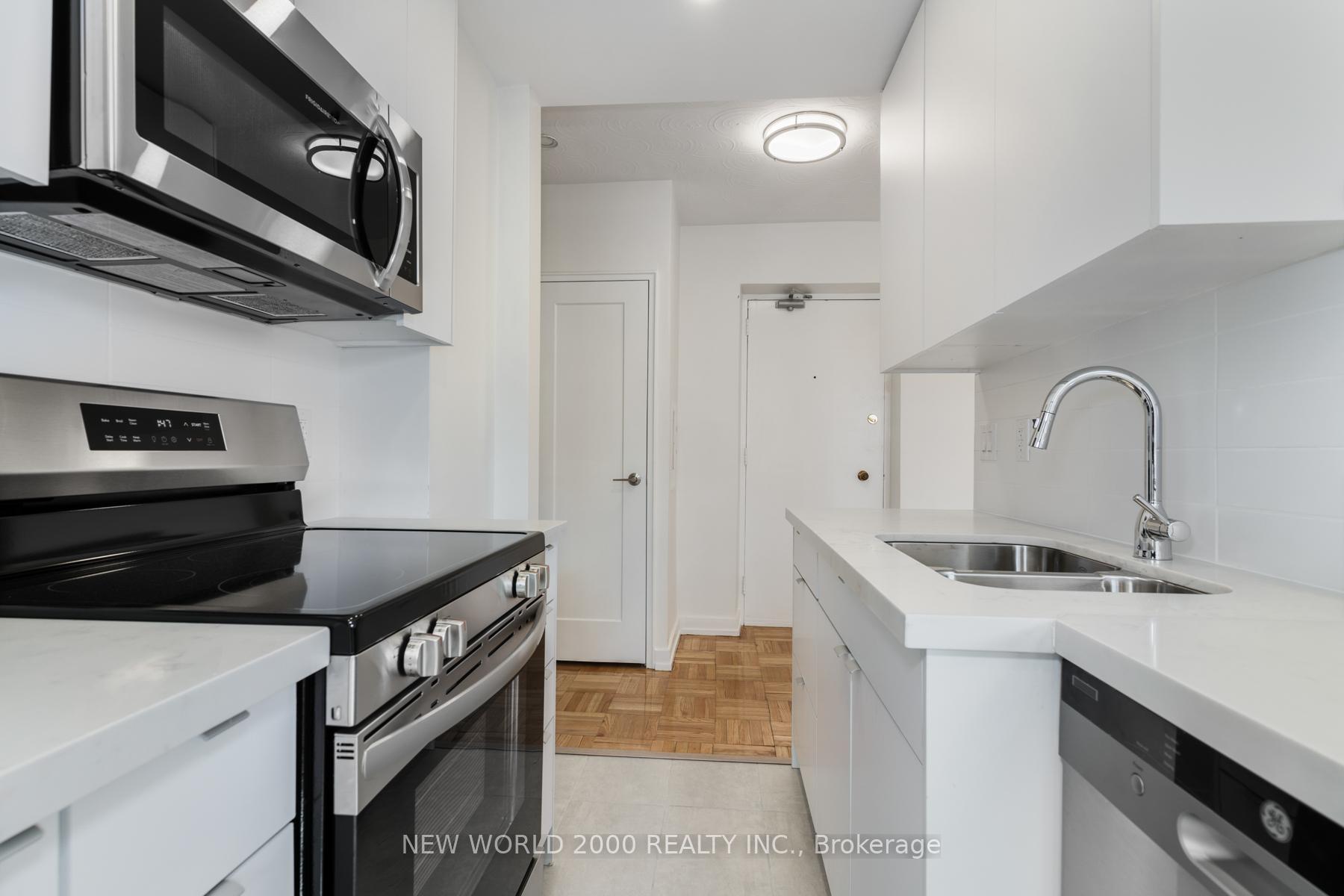 Photo 4 of Unit 404, 1220 Bayview Avenue, Toronto, Leaside — HOMEH