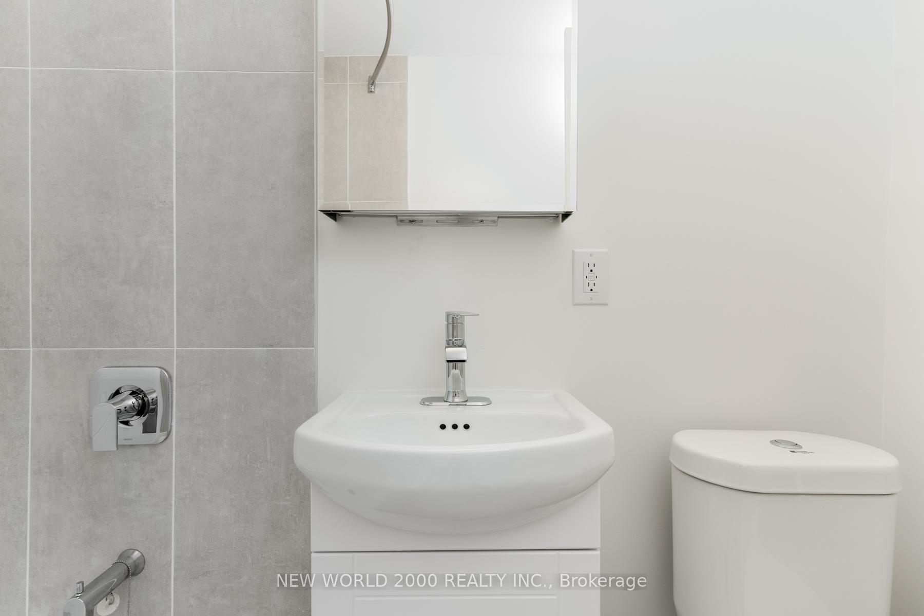Photo 9 of Unit 404, 1220 Bayview Avenue, Toronto, Leaside — HOMEH