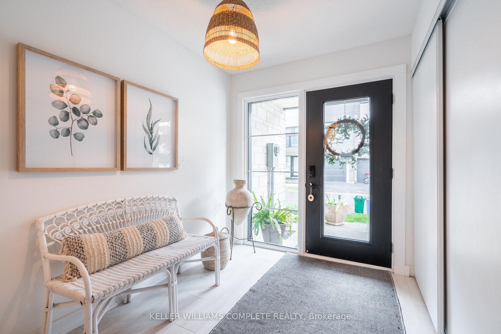 Photo 3 of Unit 17, 1121 Cooke Boulevard, Burlington, LaSalle — HOMEH