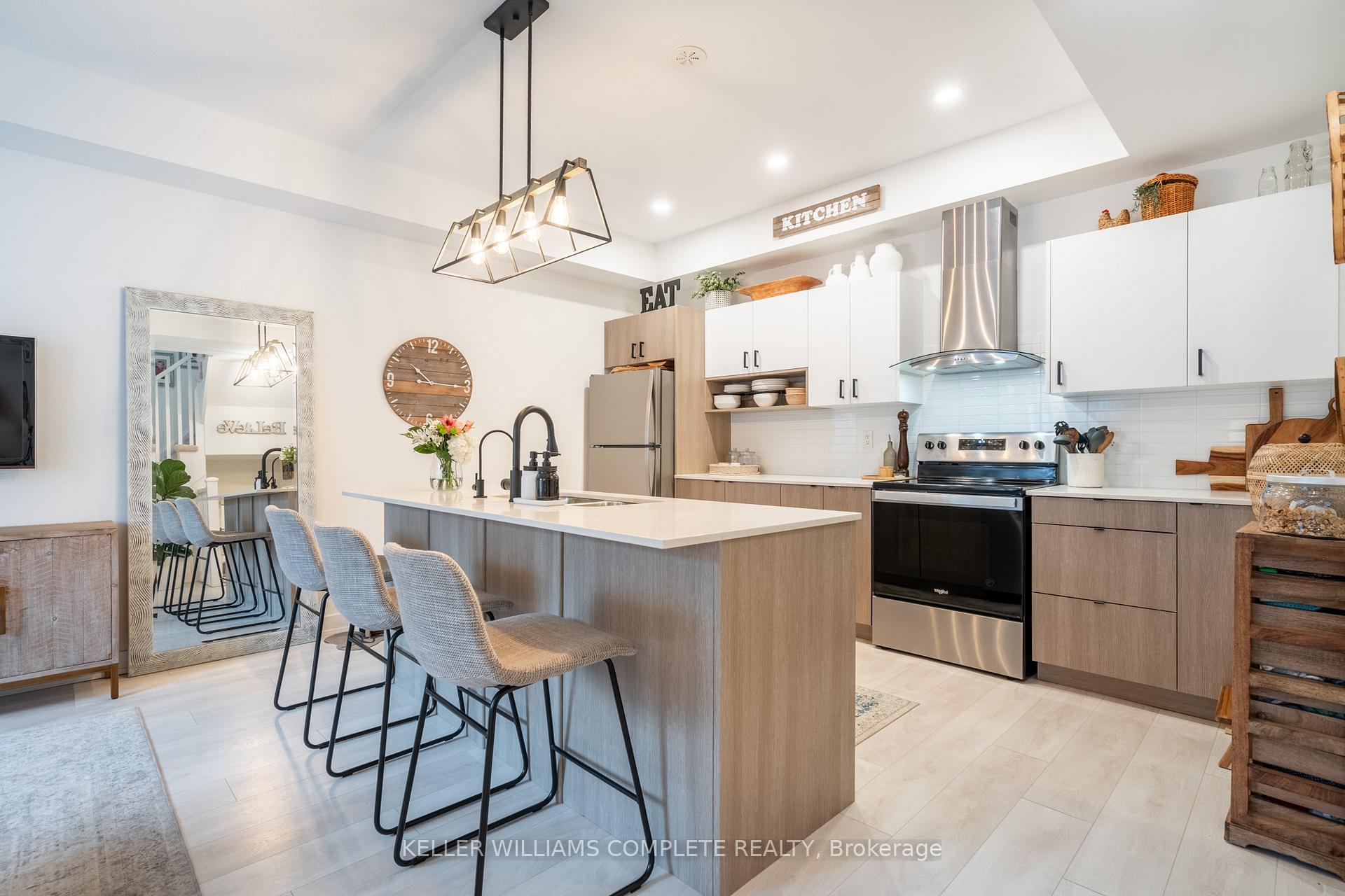Photo 8 of Unit 17, 1121 Cooke Boulevard, Burlington, LaSalle — HOMEH