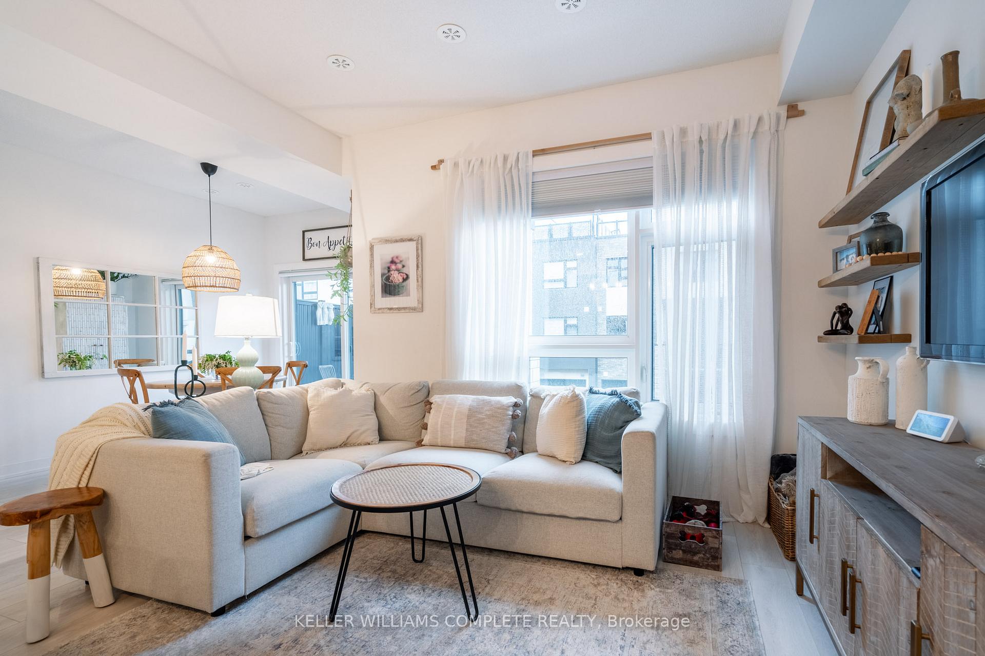 Photo 15 of Unit 17, 1121 Cooke Boulevard, Burlington, LaSalle — HOMEH