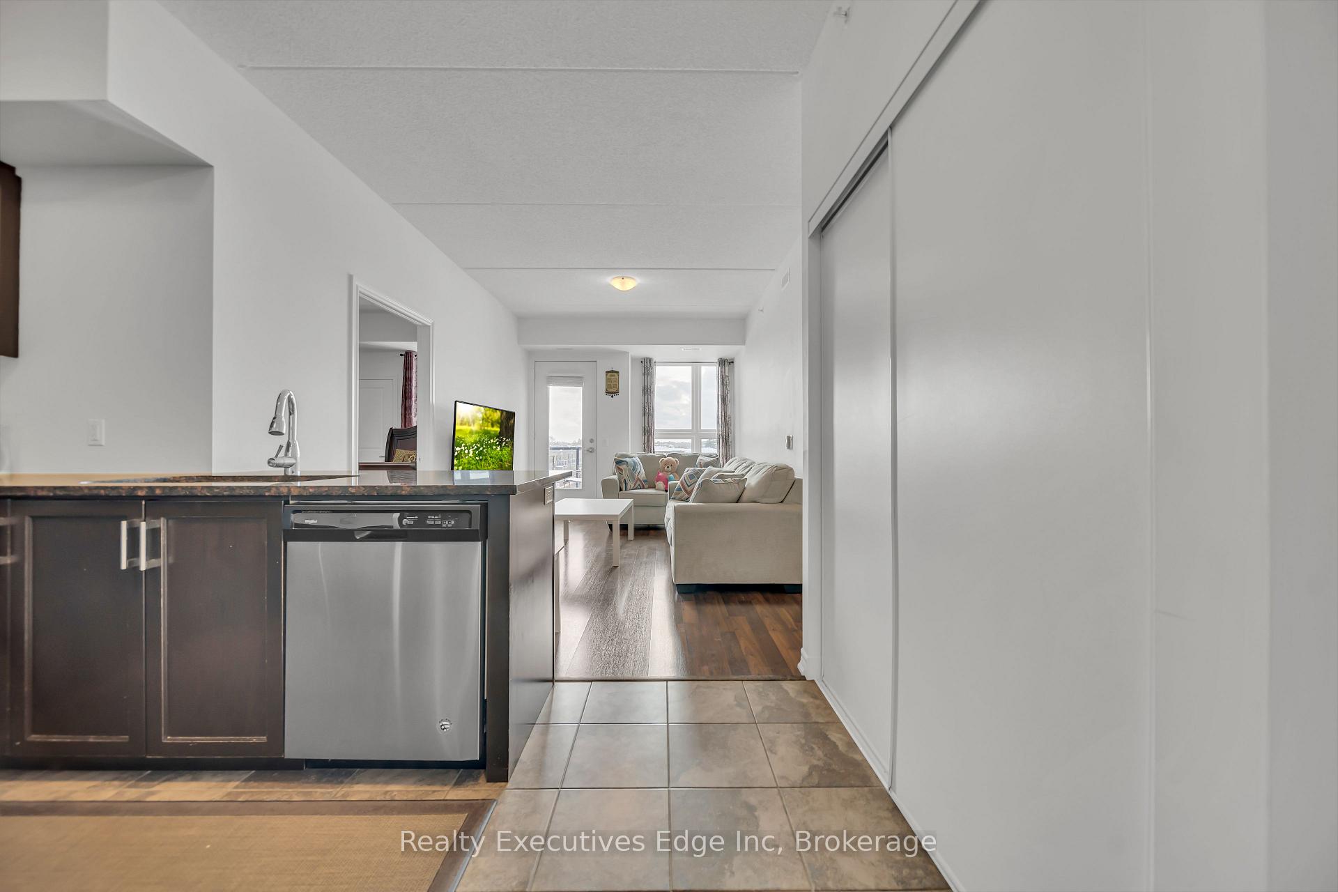Photo 5 of Unit 428, 1284 Gordon Street, Guelph, Kortright East — HOMEH