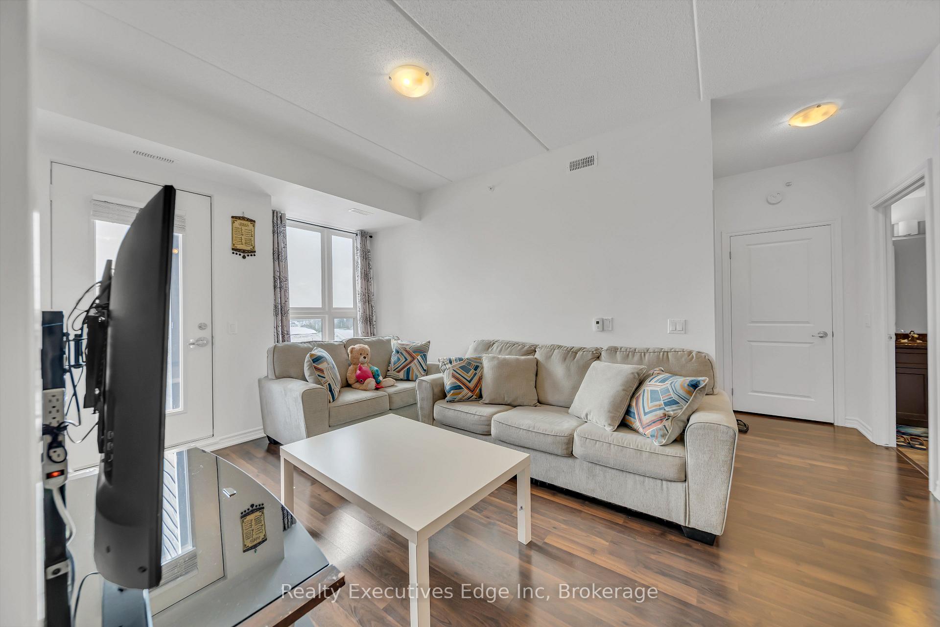 Photo 8 of Unit 428, 1284 Gordon Street, Guelph, Kortright East — HOMEH