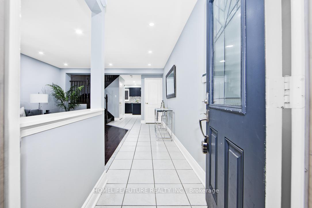 Photo 3 of 157 Warnford Circle, Ajax, Northeast Ajax — HOMEH