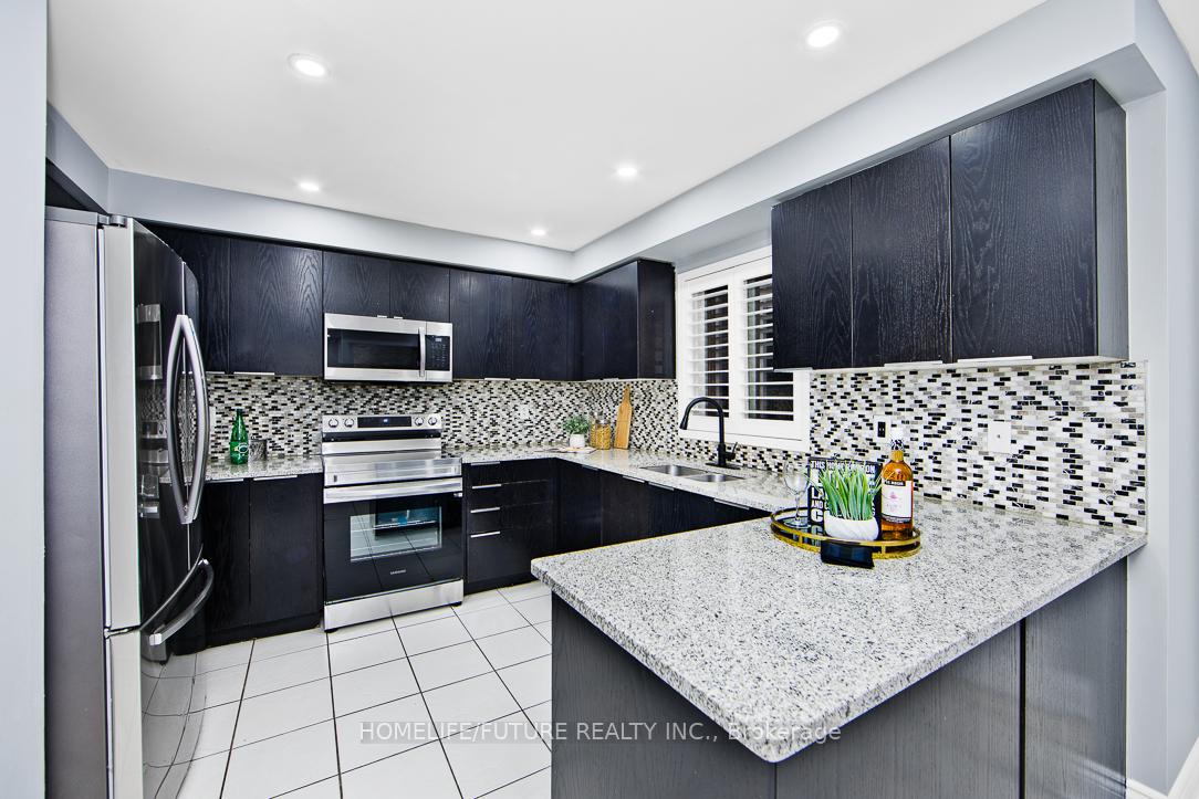 Photo 7 of 157 Warnford Circle, Ajax, Northeast Ajax — HOMEH