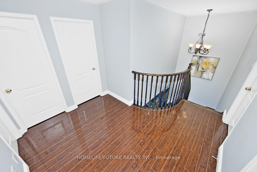 Photo 14 of 157 Warnford Circle, Ajax, Northeast Ajax — HOMEH